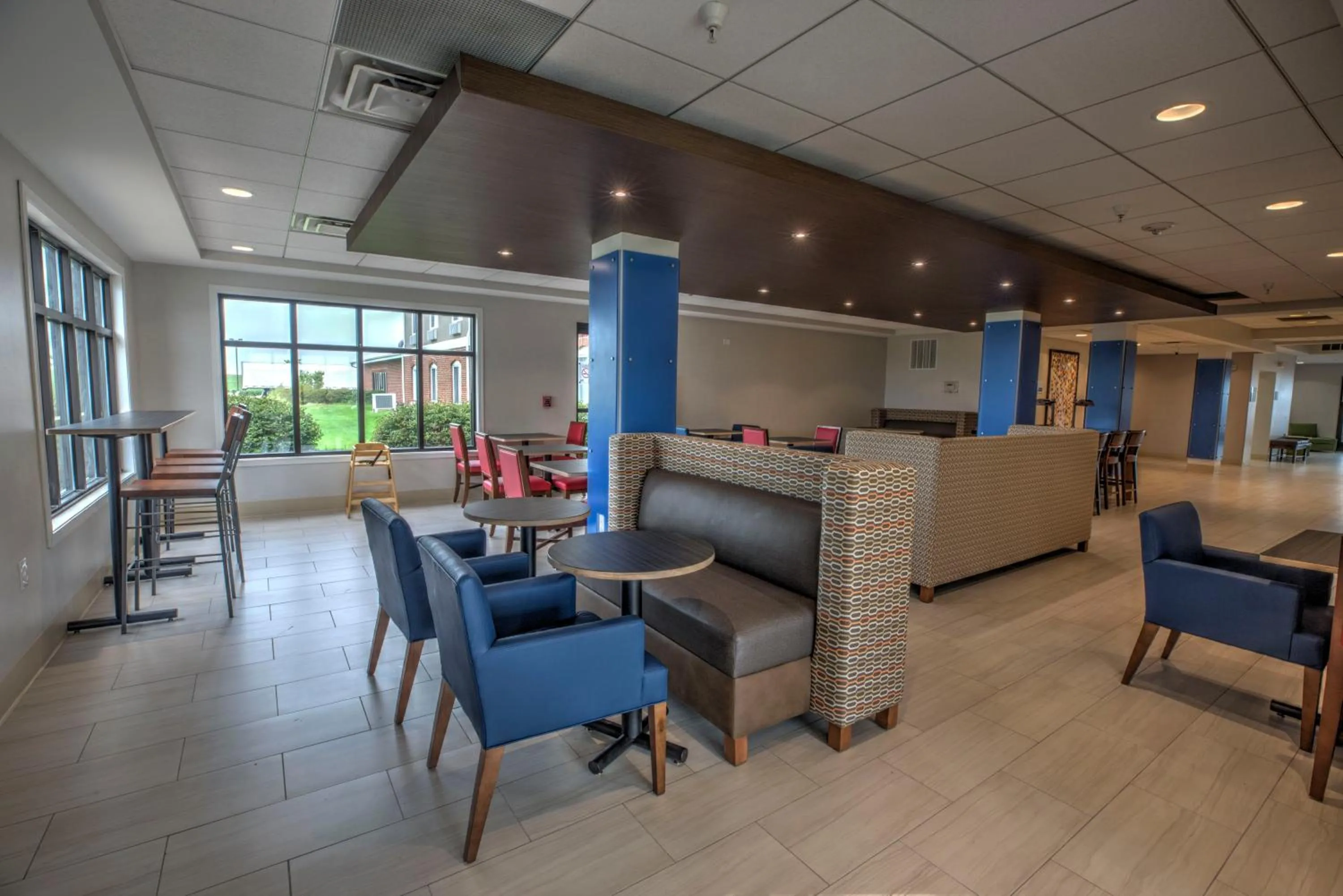 Restaurant/places to eat in Holiday Inn Express Rochelle by IHG