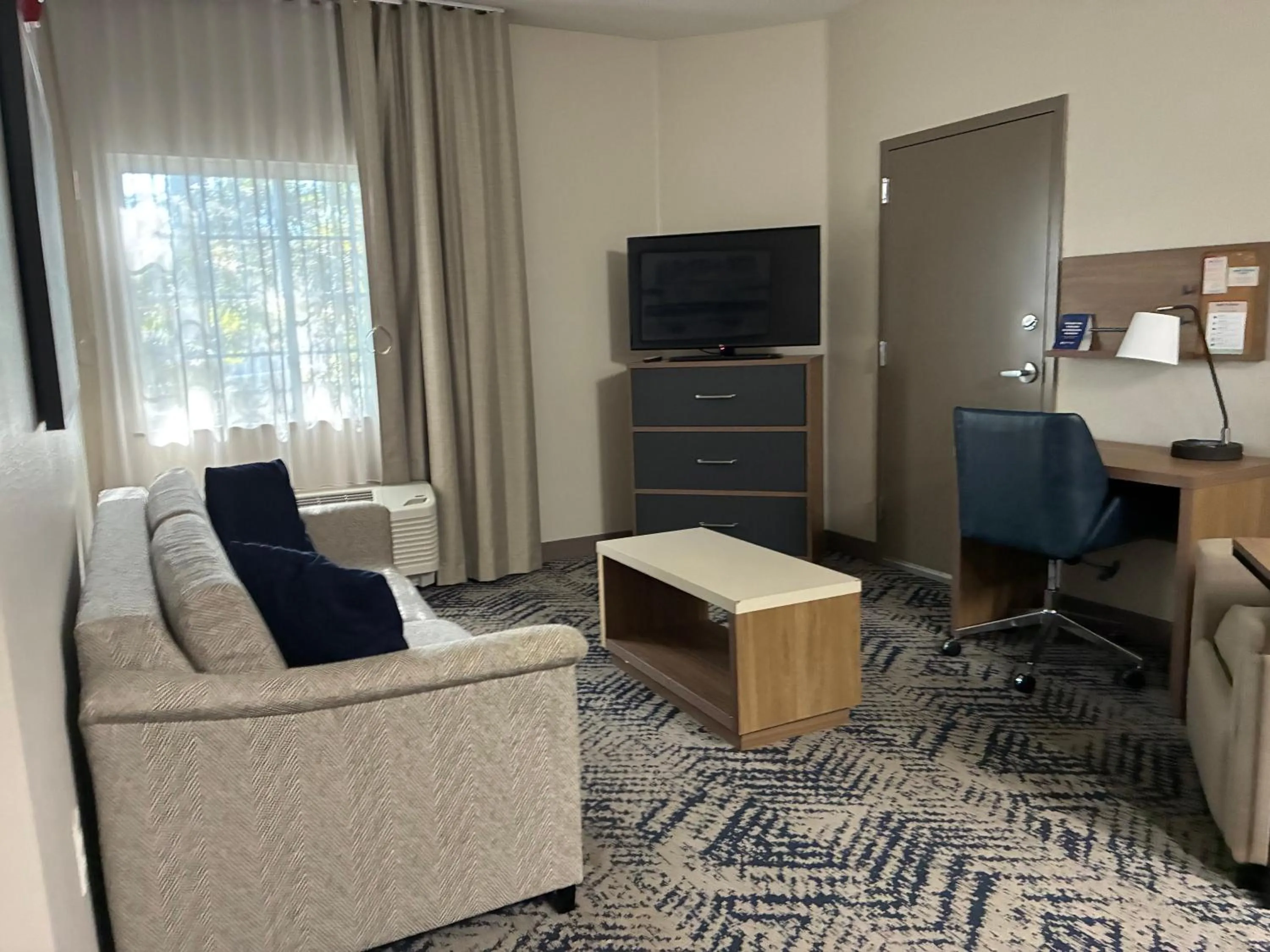 TV and multimedia in Candlewood Suites Tallahassee by IHG