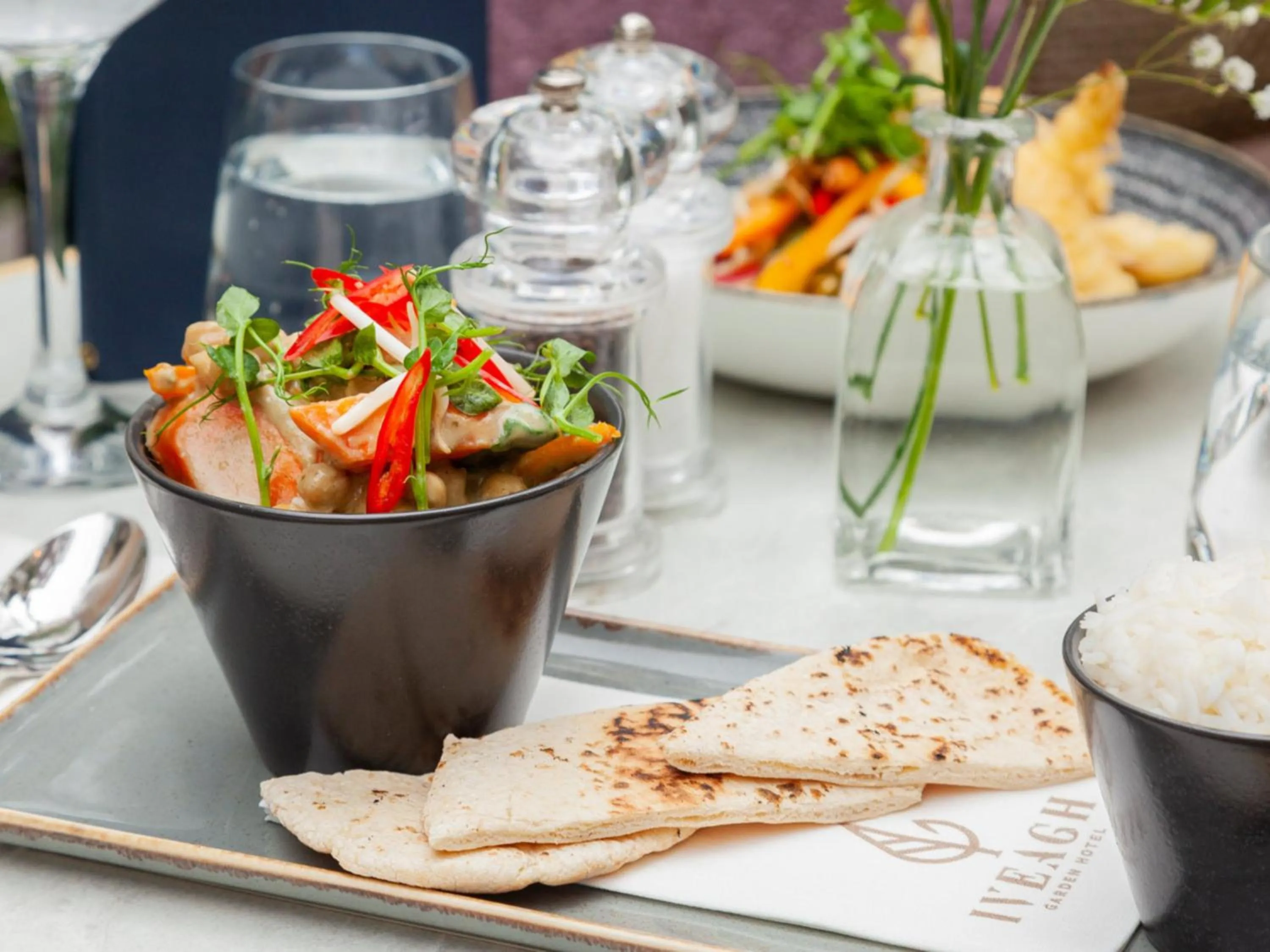 Food and drinks in Iveagh Garden Hotel