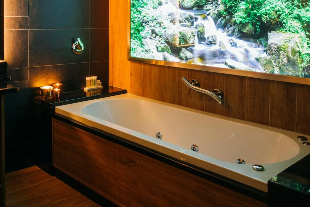 Bath in Iveagh Garden Hotel