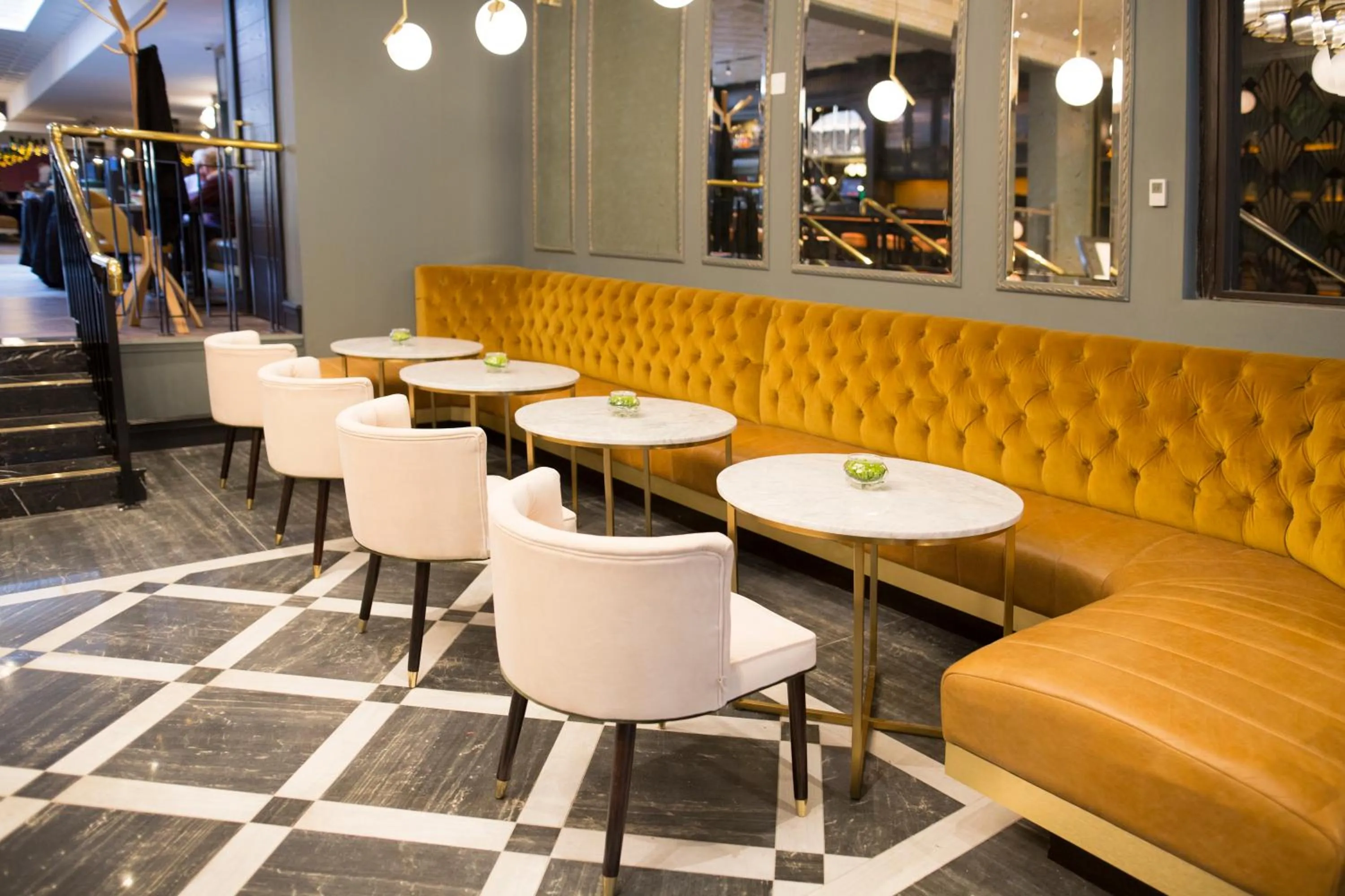 Restaurant/places to eat in Iveagh Garden Hotel