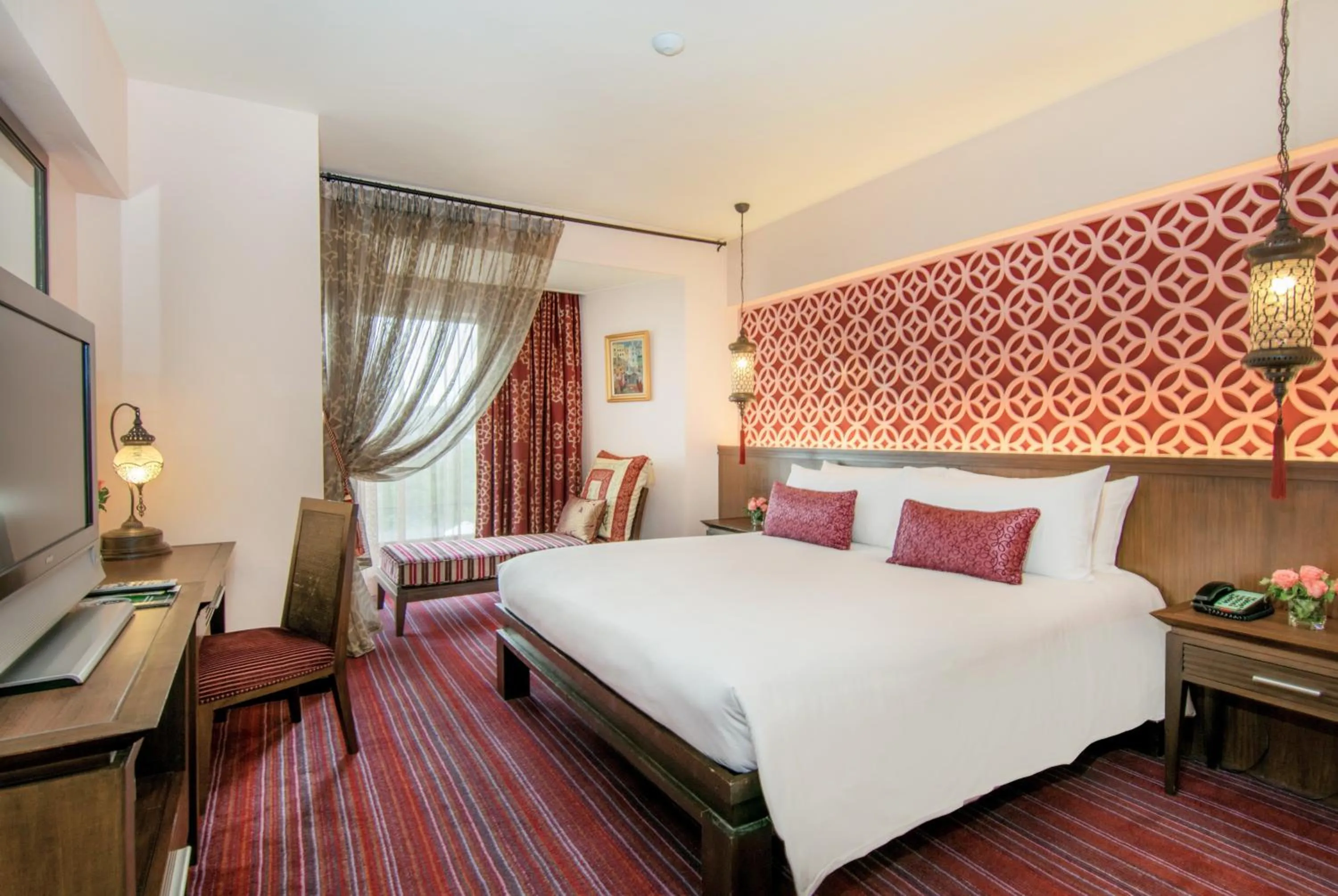 City view, Bed in The Bayview Hotel Pattaya