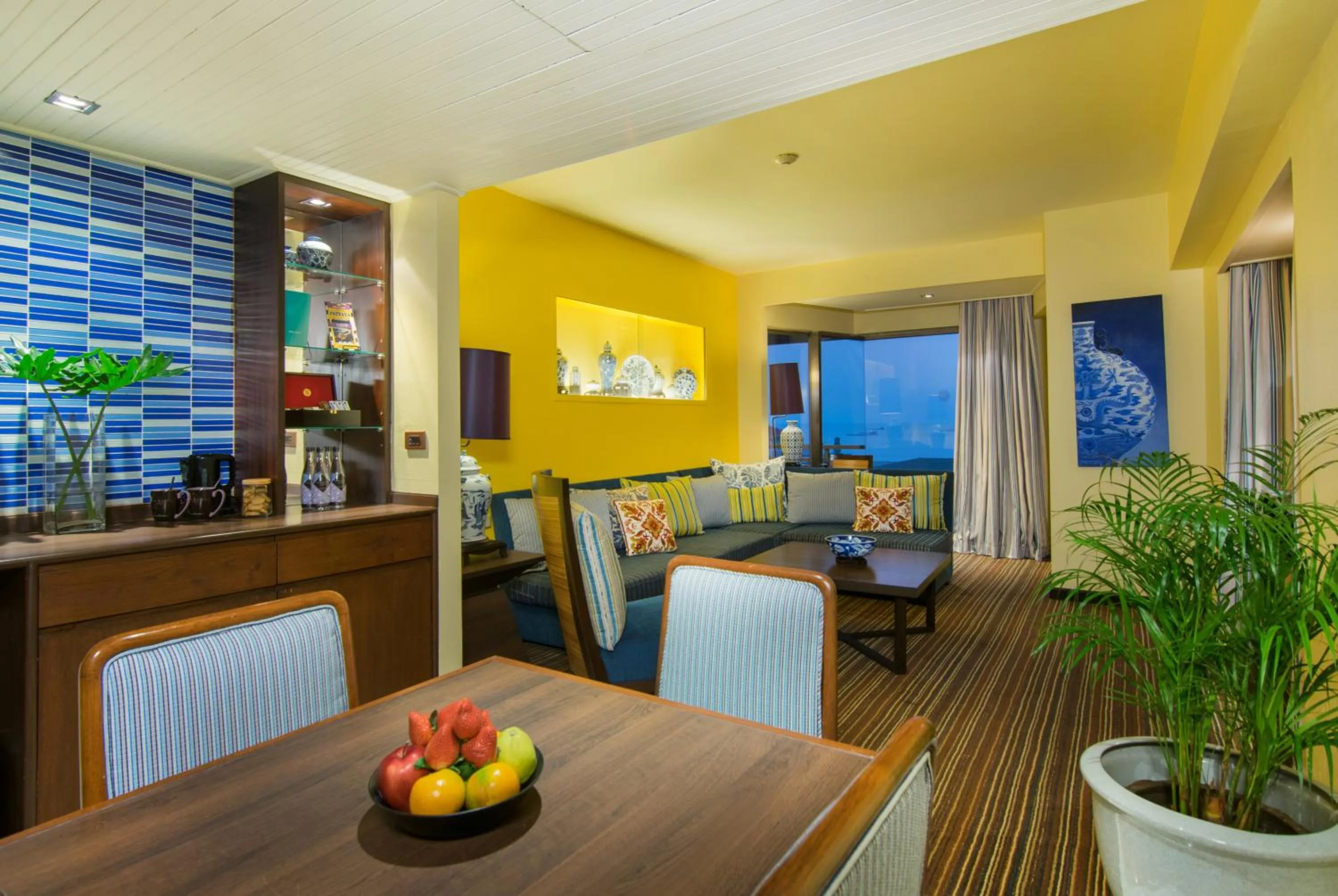 Living room in The Bayview Hotel Pattaya