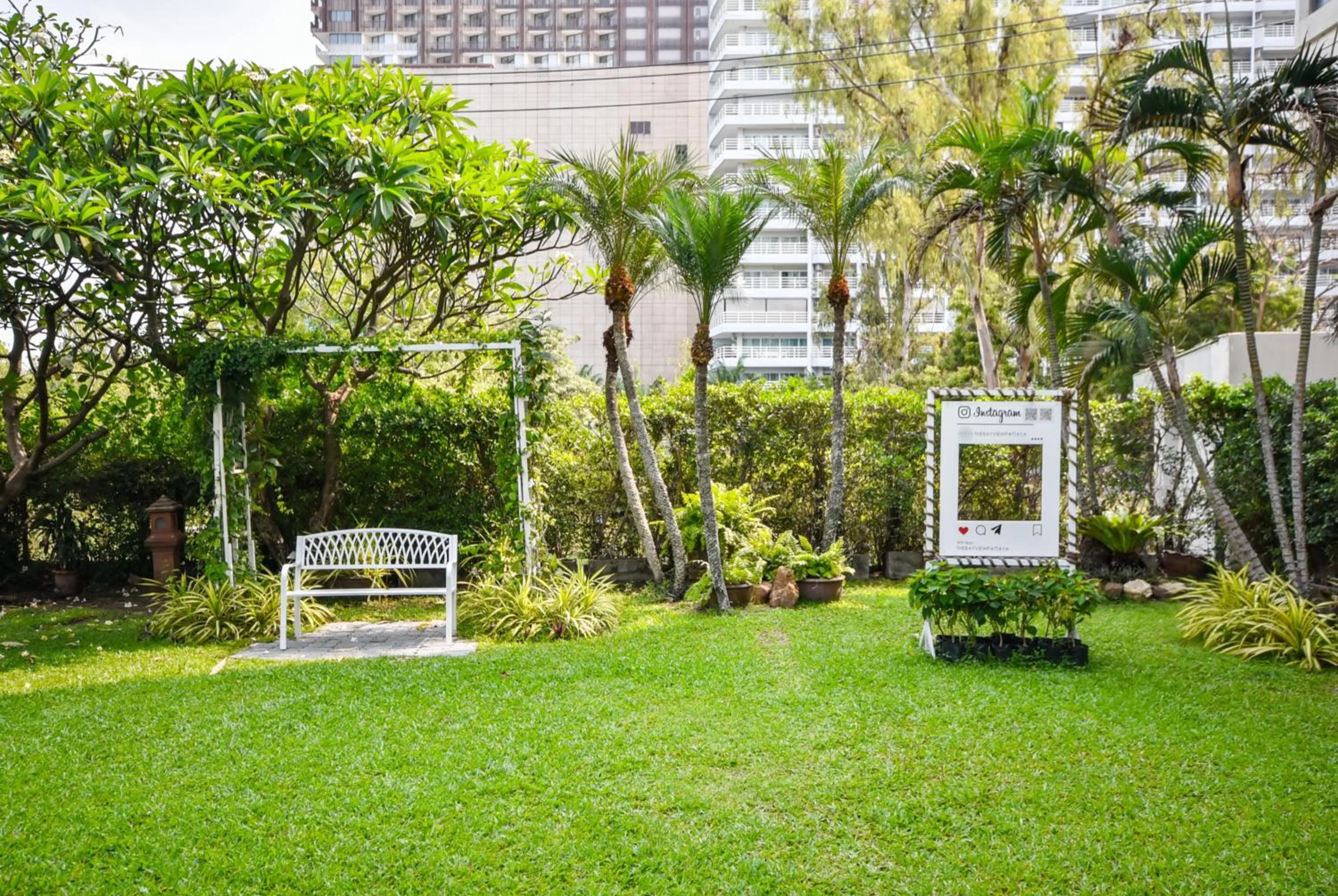 Garden in The Bayview Hotel Pattaya