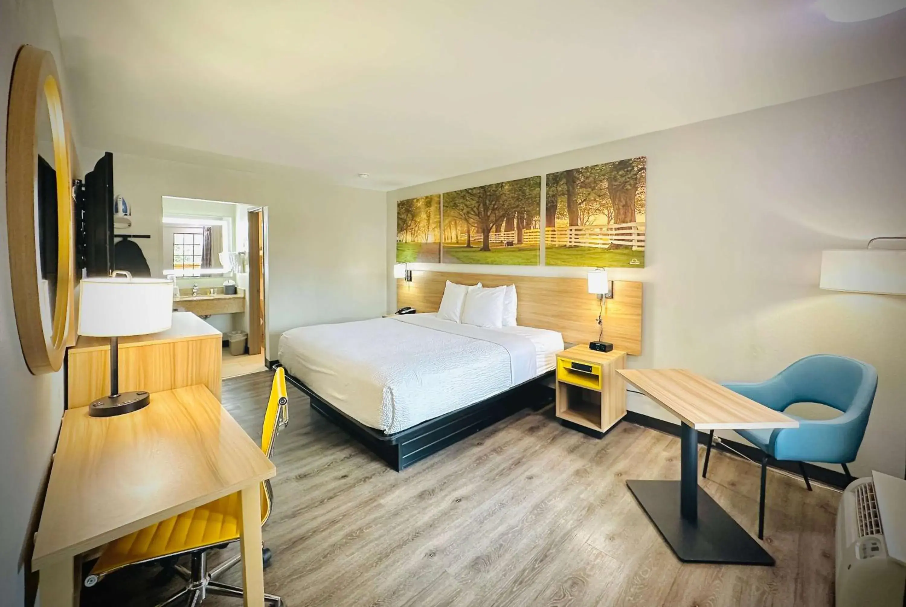 King Room - Non-Smoking in Days Inn by Wyndham WestEnd Alexandria,VA Washington DC Area King Room - Non-Smoking in Days Inn by Wyndham WestEnd Alexandria,VA Washington DC Area