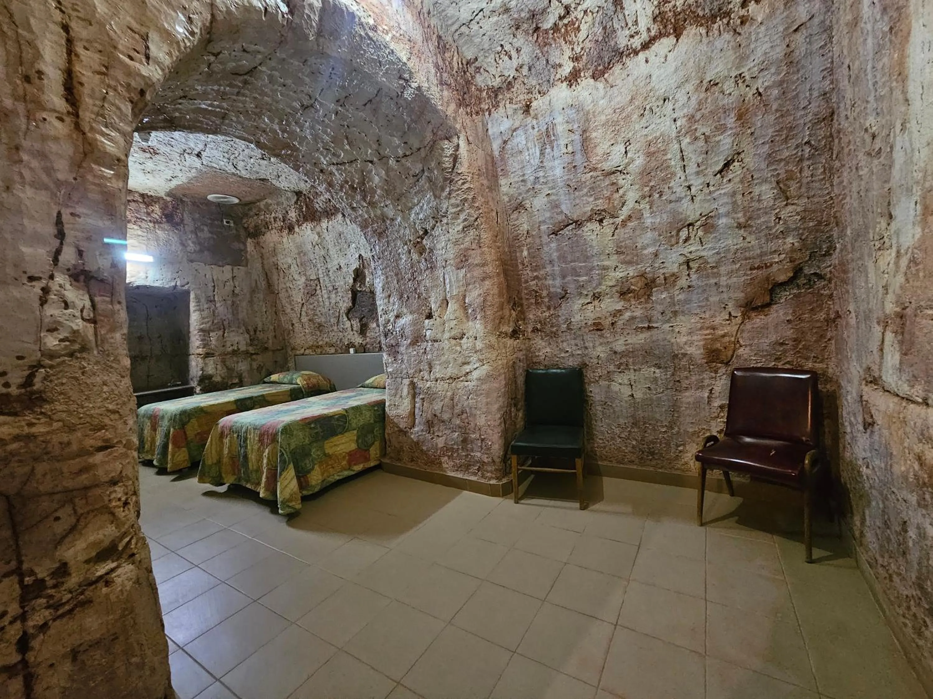 Radeka Downunder Underground Motel