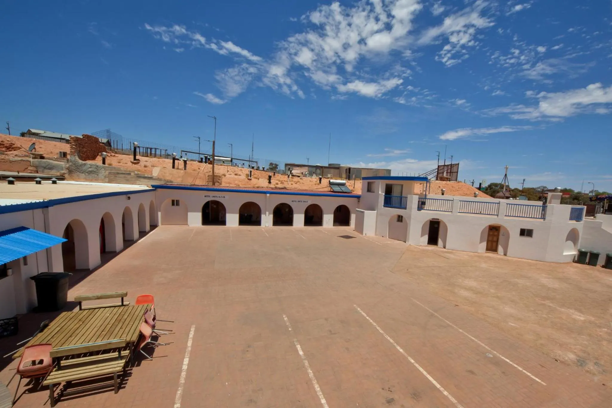 Property building in Radeka Downunder Underground Motel