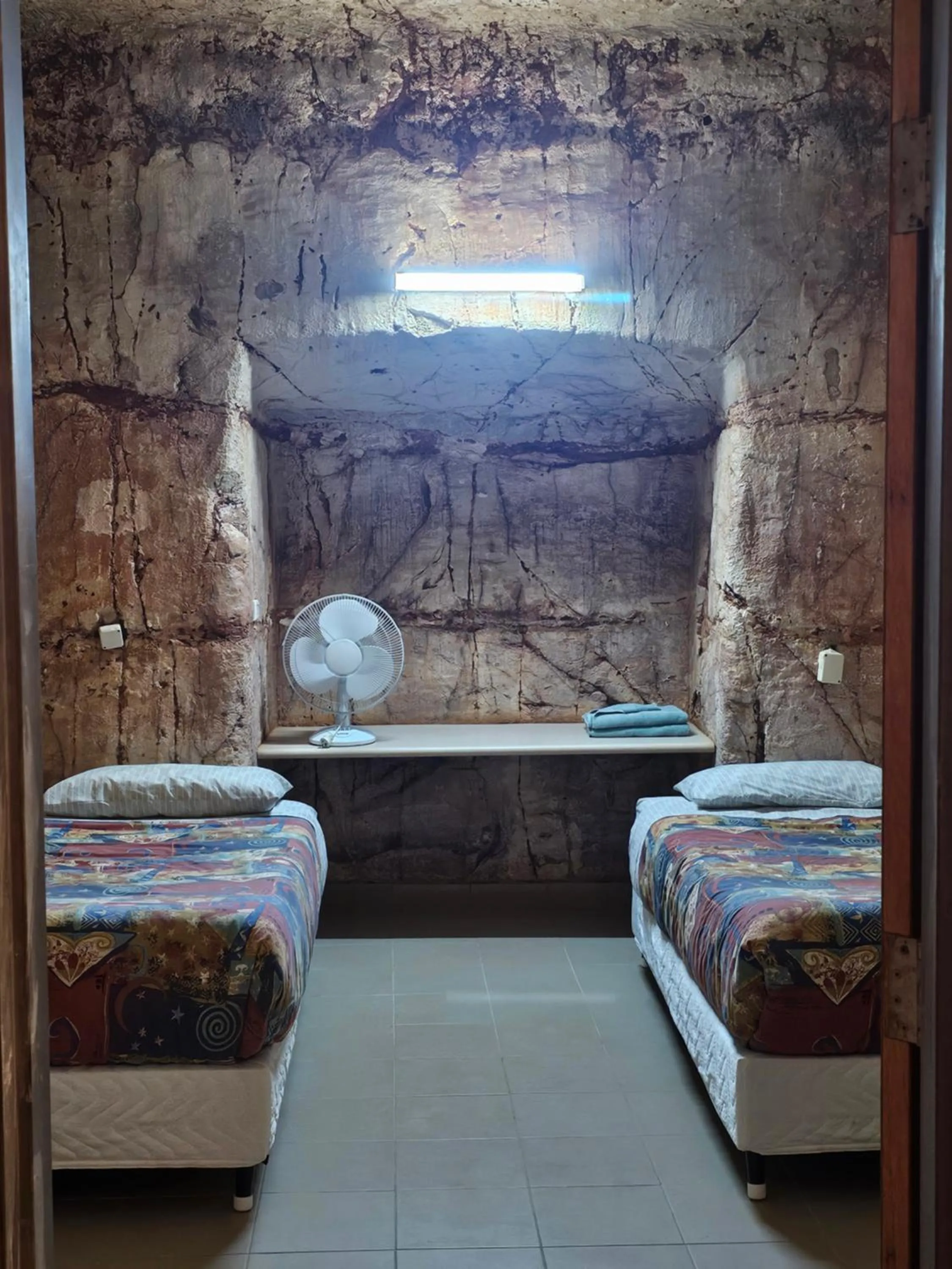 Bed in Radeka Downunder Underground Motel