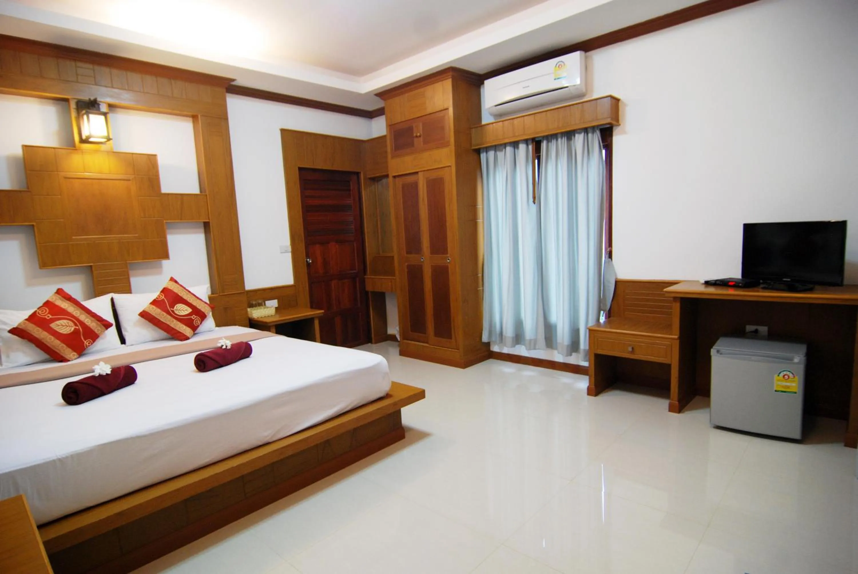 Bed in Nature Beach Resort, Koh Lanta