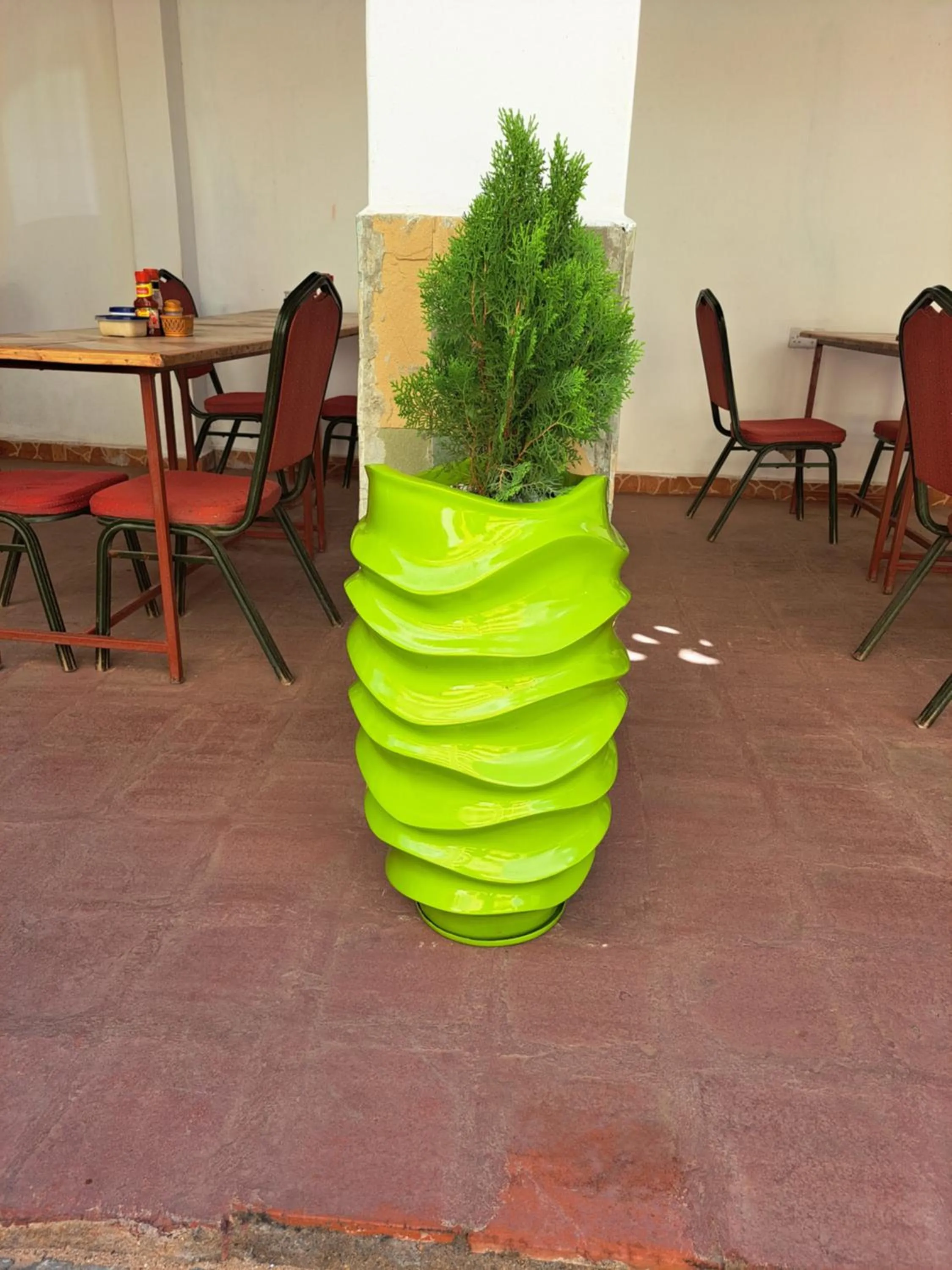 Restaurant/places to eat in Golden Guest House- Miritini