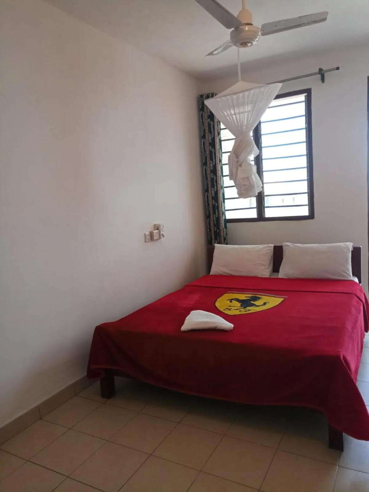 Bed in Golden Guest House- Miritini