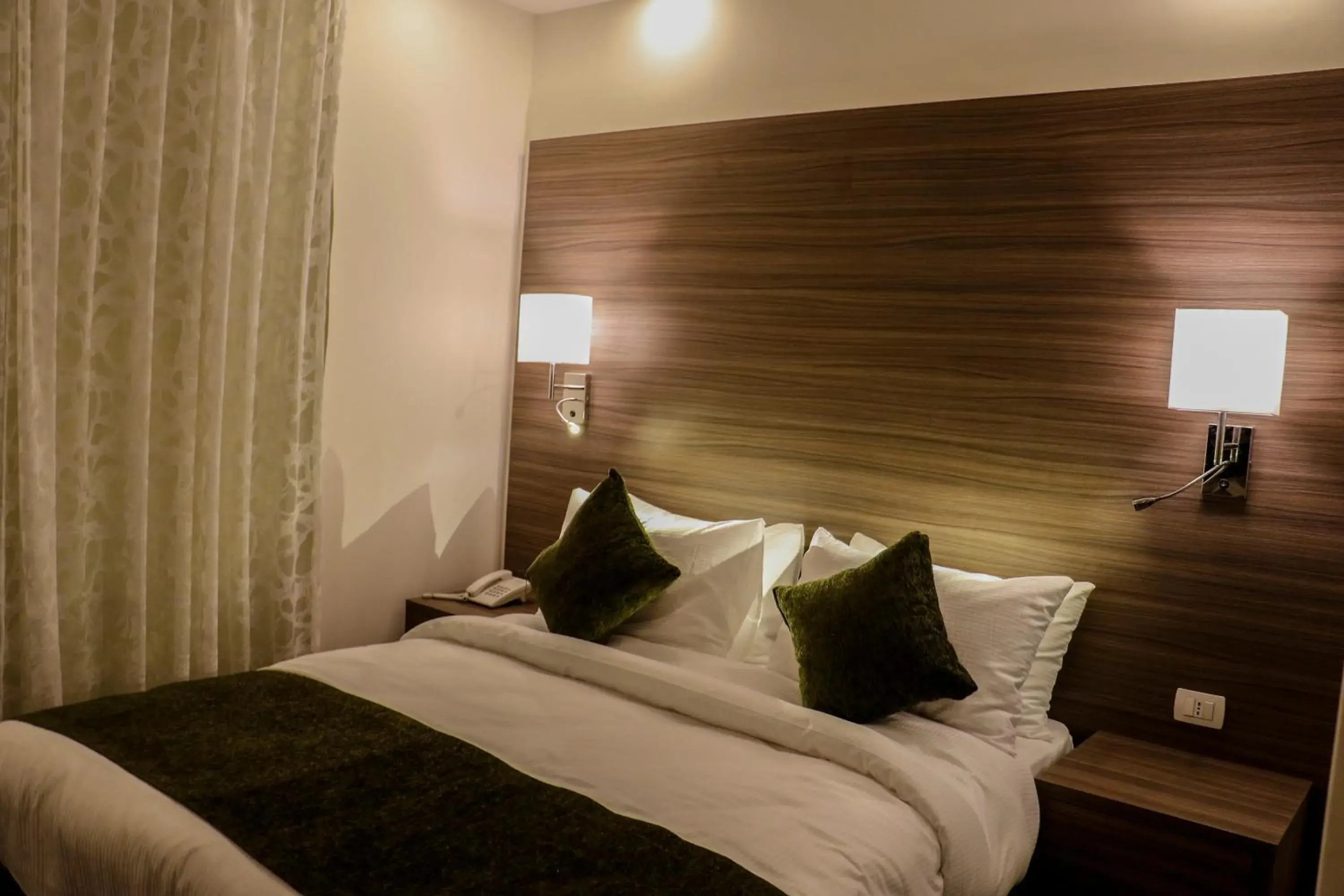 Deluxe Queen Studio in Almond Hotel Apartments Deluxe Queen Studio in Almond Hotel Apartments