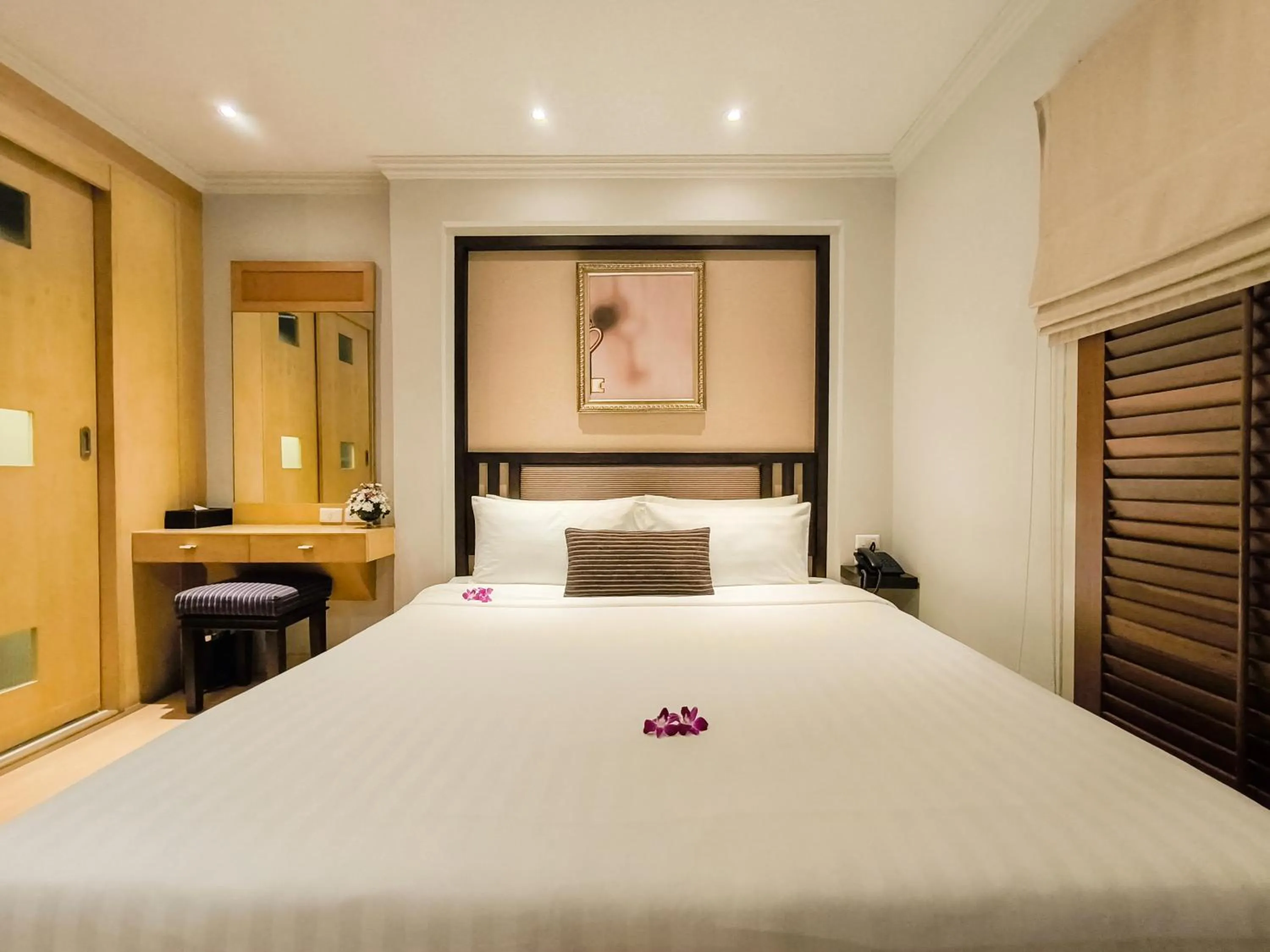 Bed in The Key Bangkok Hotel