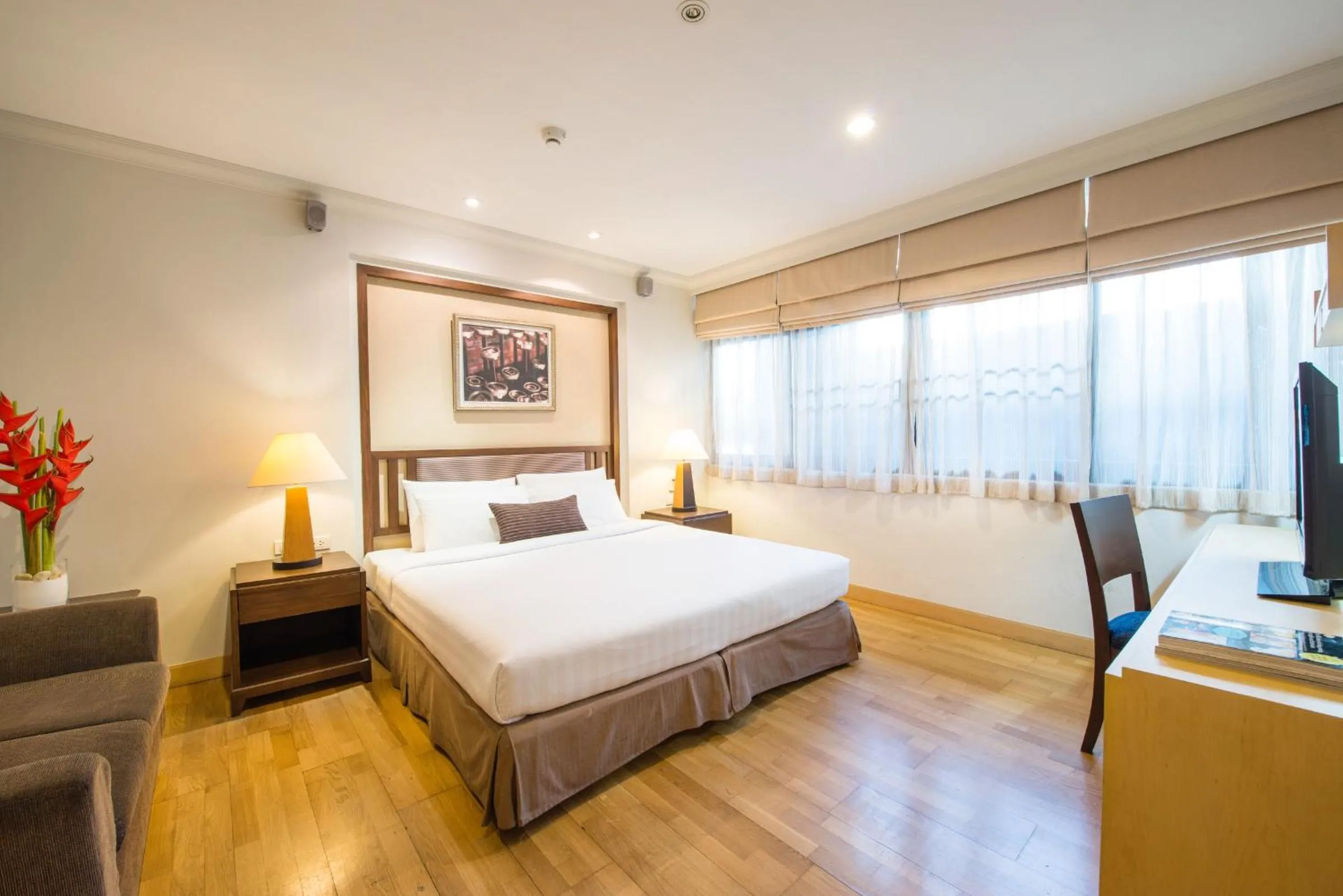 Bed in The Key Bangkok Hotel