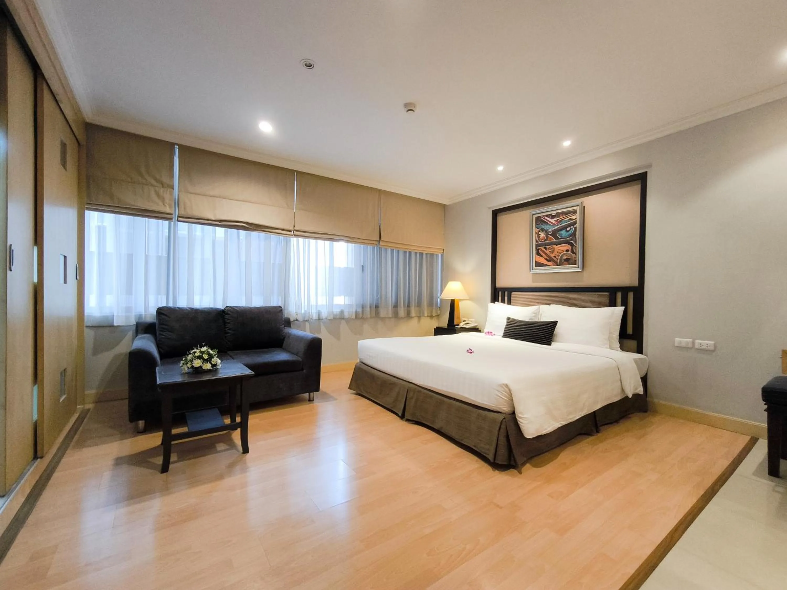 Bed in The Key Bangkok Hotel