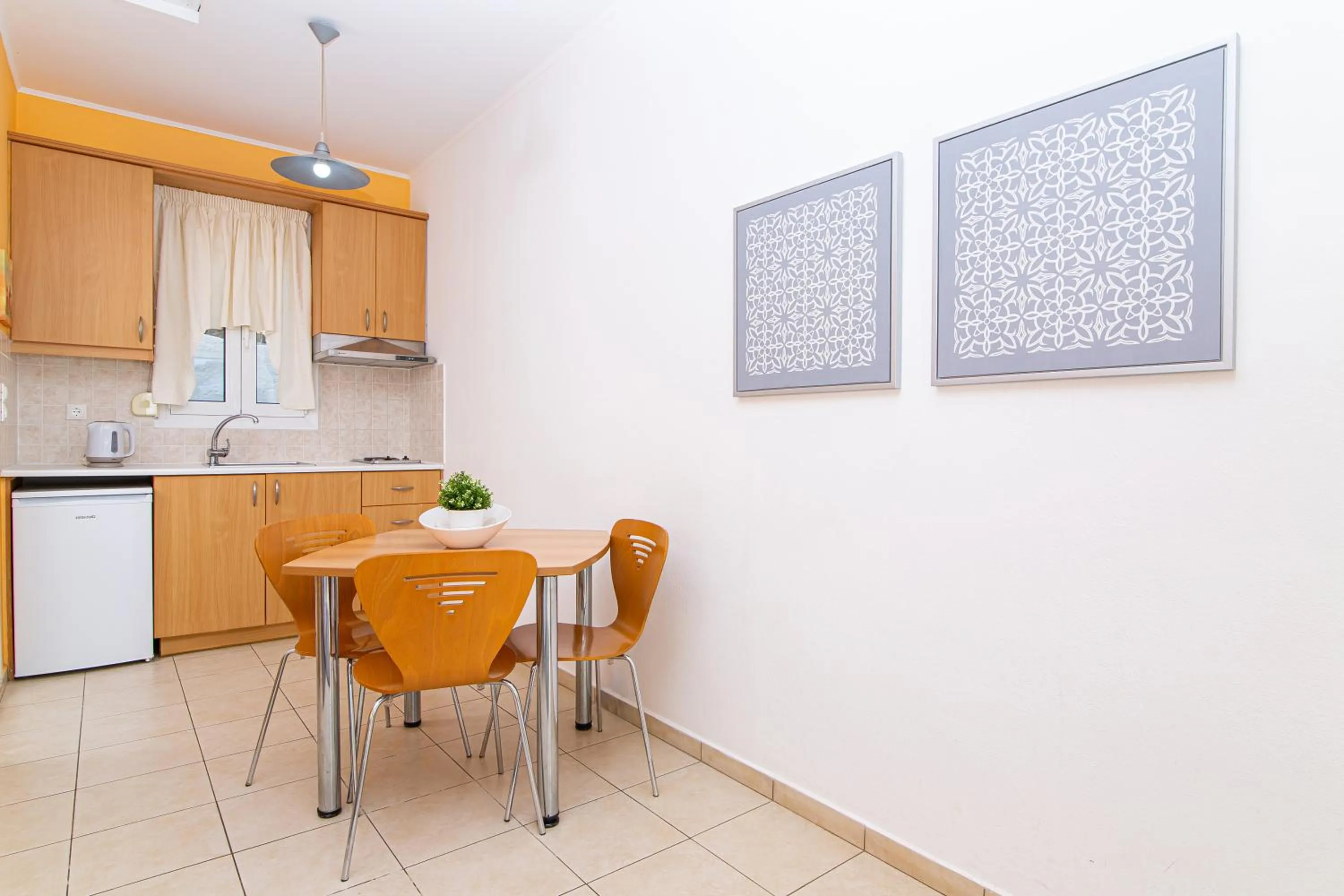 Kitchen or kitchenette in Villa Mare Monte ApartHotel