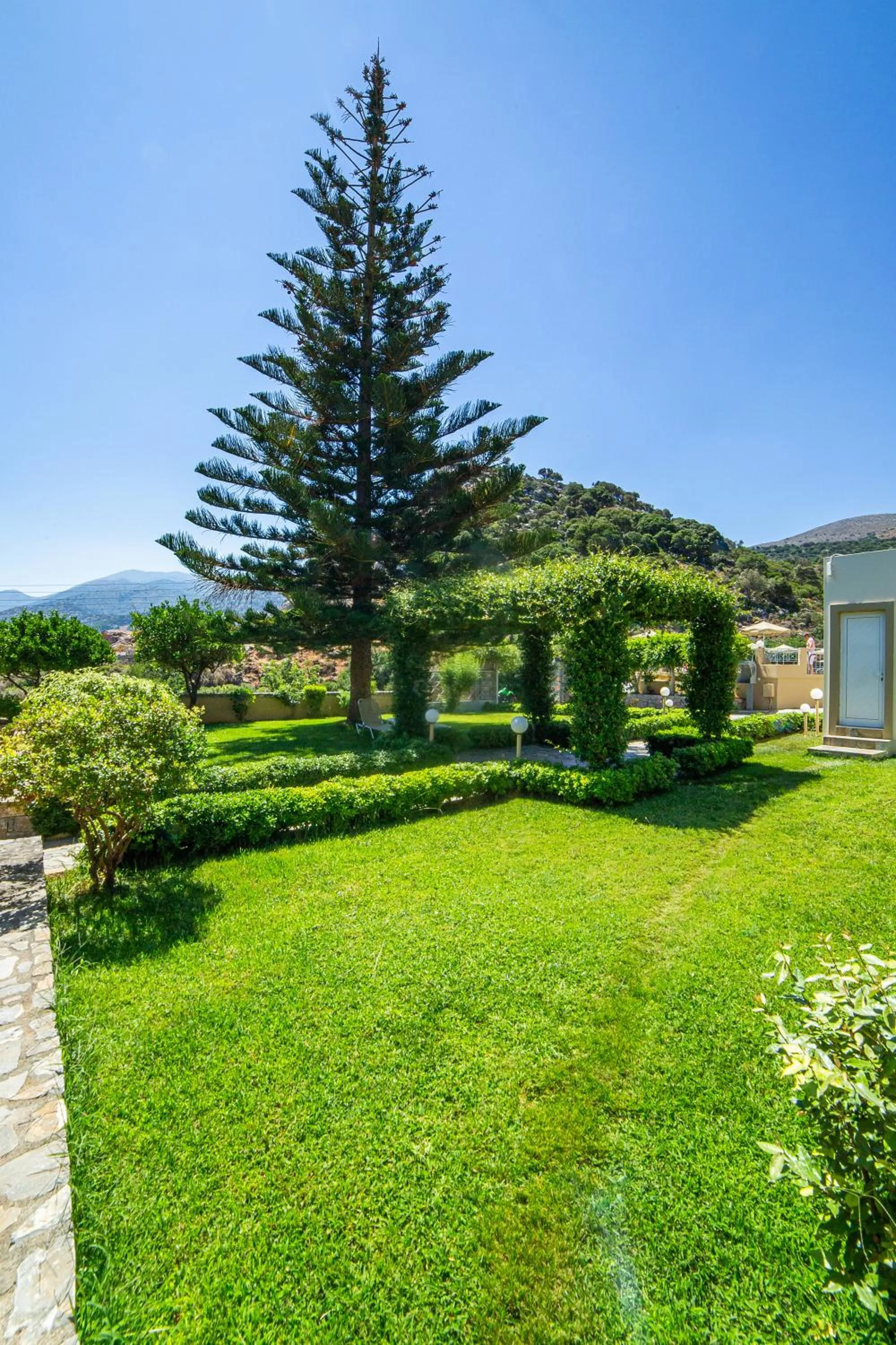 Garden in Villa Mare Monte ApartHotel