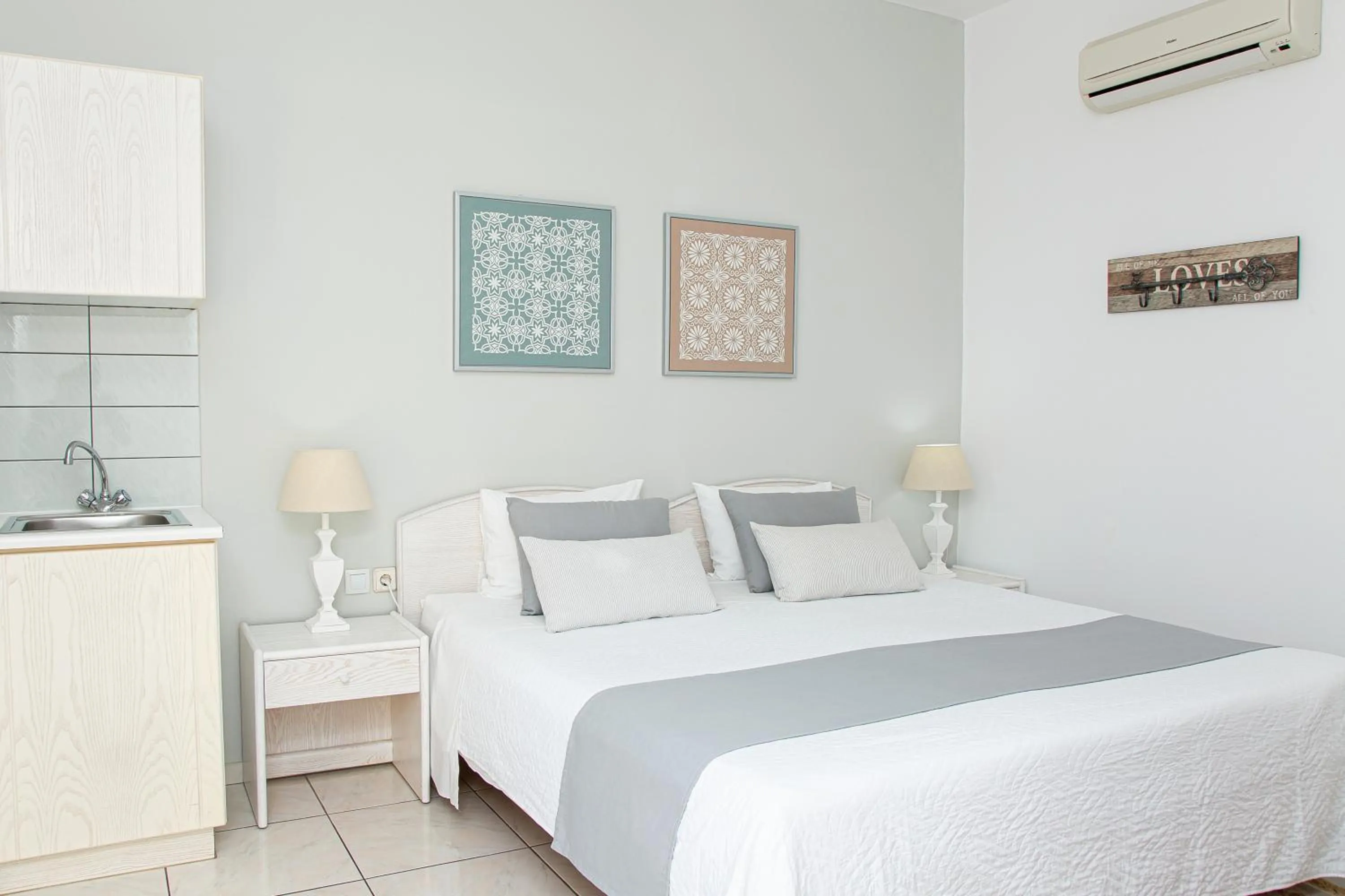 Bed in Villa Mare Monte ApartHotel