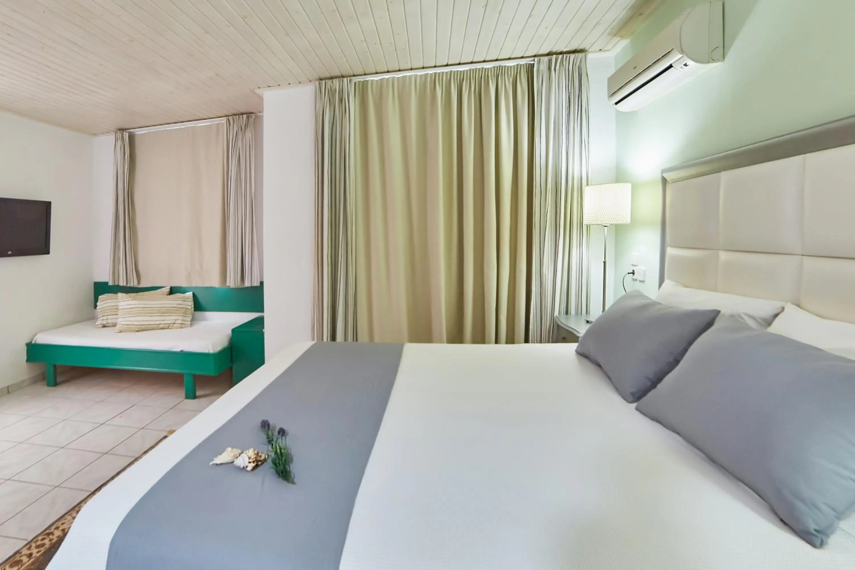 Bedroom, Bed in Villa Mare Monte ApartHotel