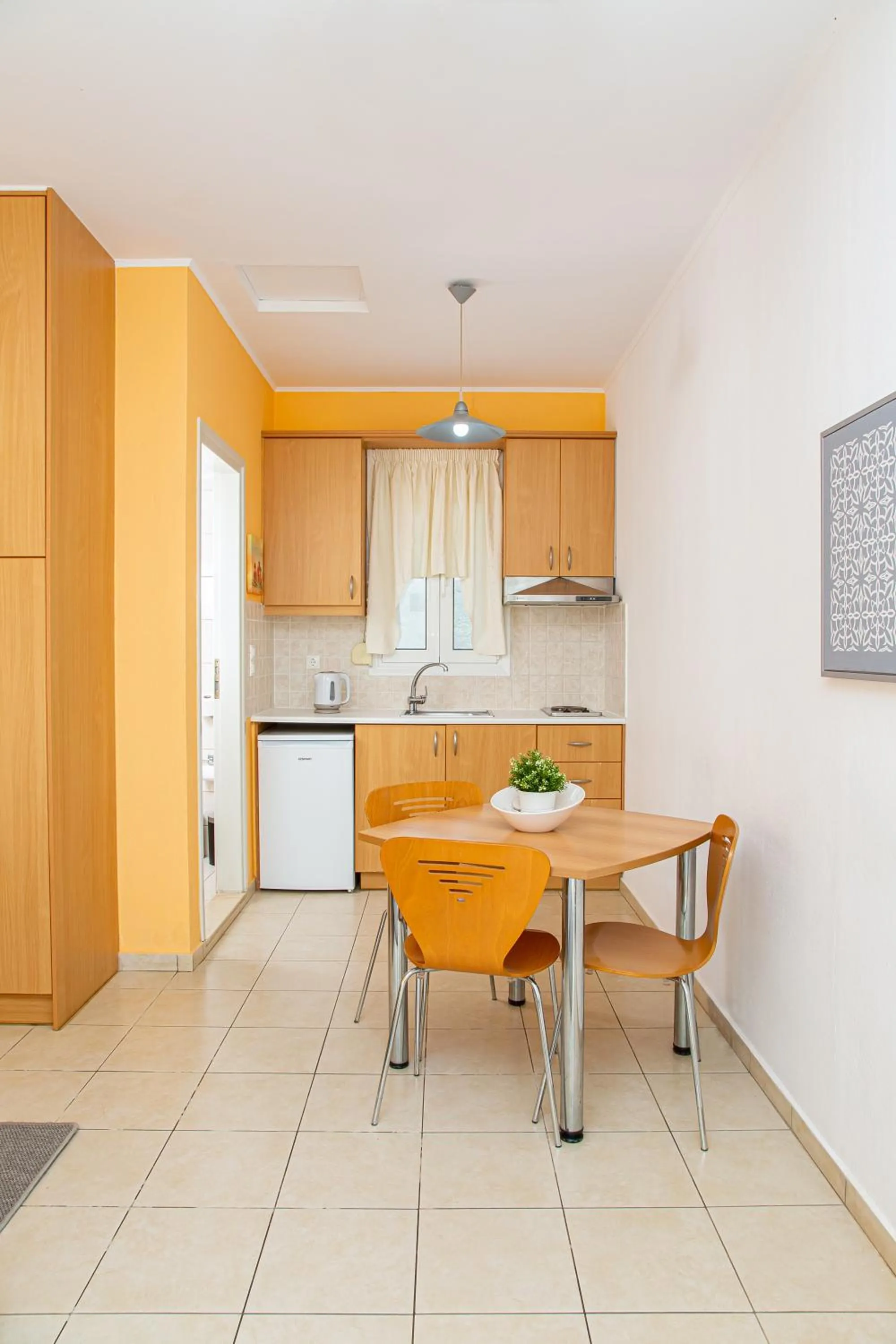 Kitchen or kitchenette in Villa Mare Monte ApartHotel
