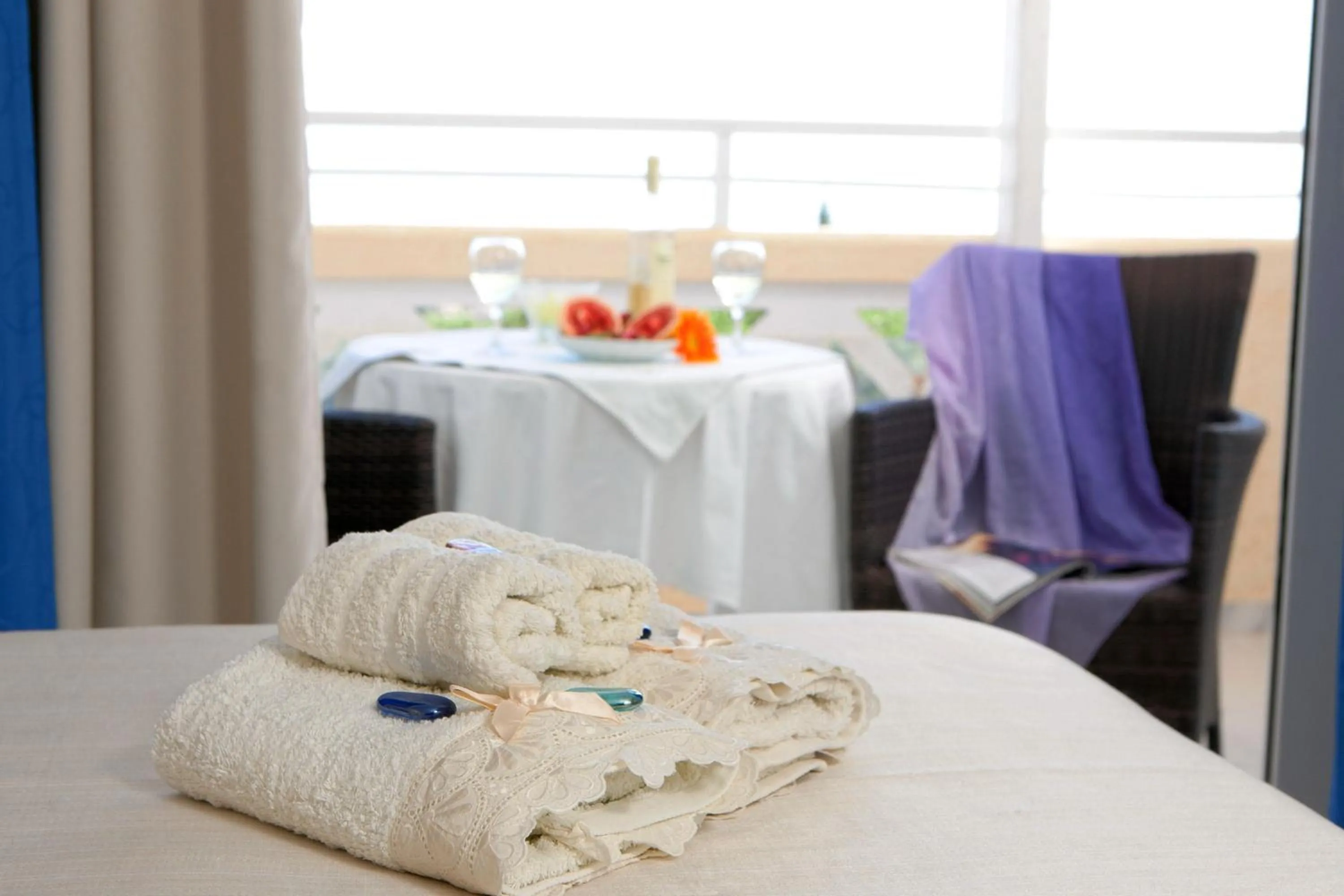 Balcony/Terrace, Bed in Villa Mare Monte ApartHotel