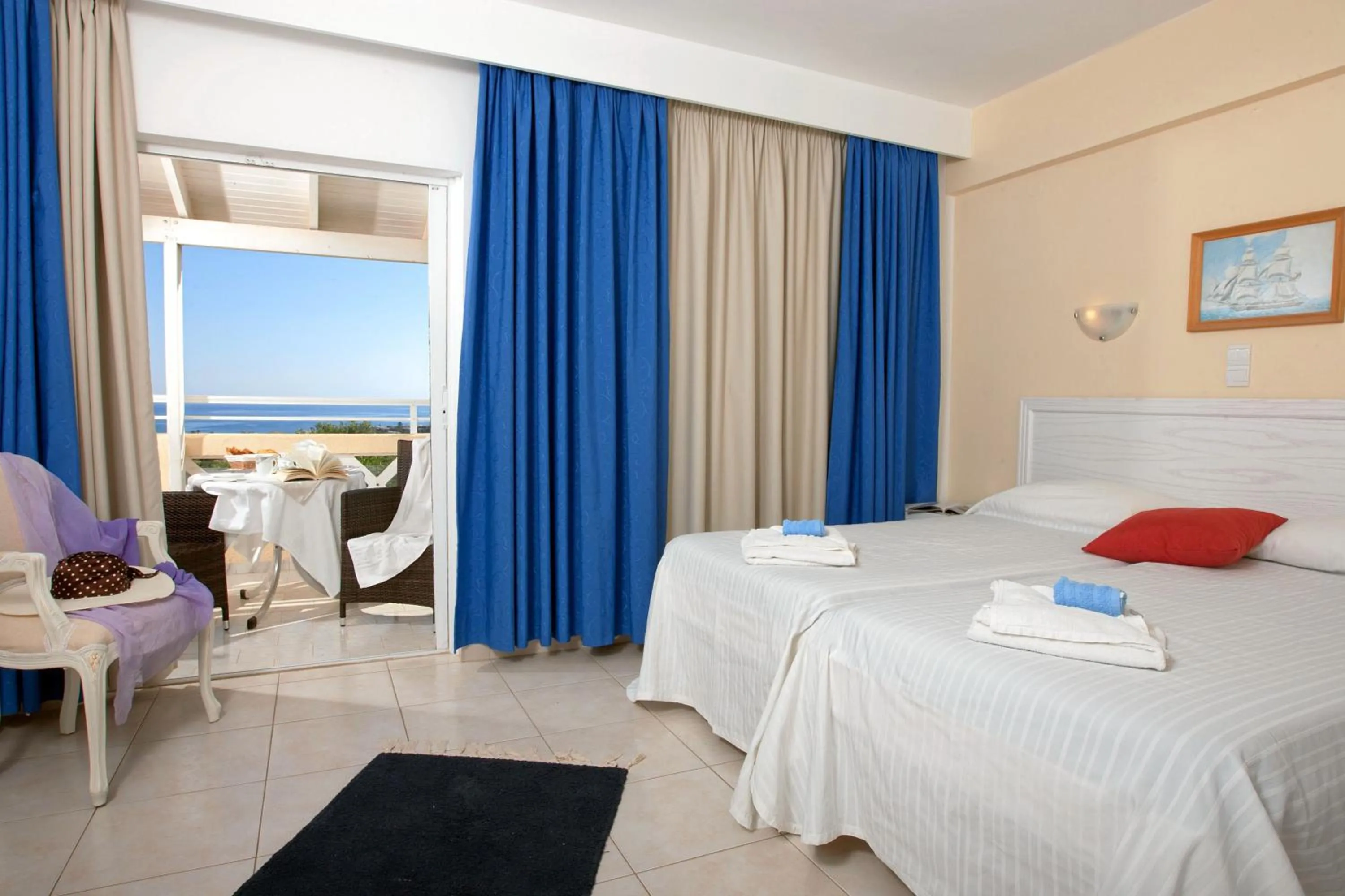 View (from property/room), Bed in Villa Mare Monte ApartHotel