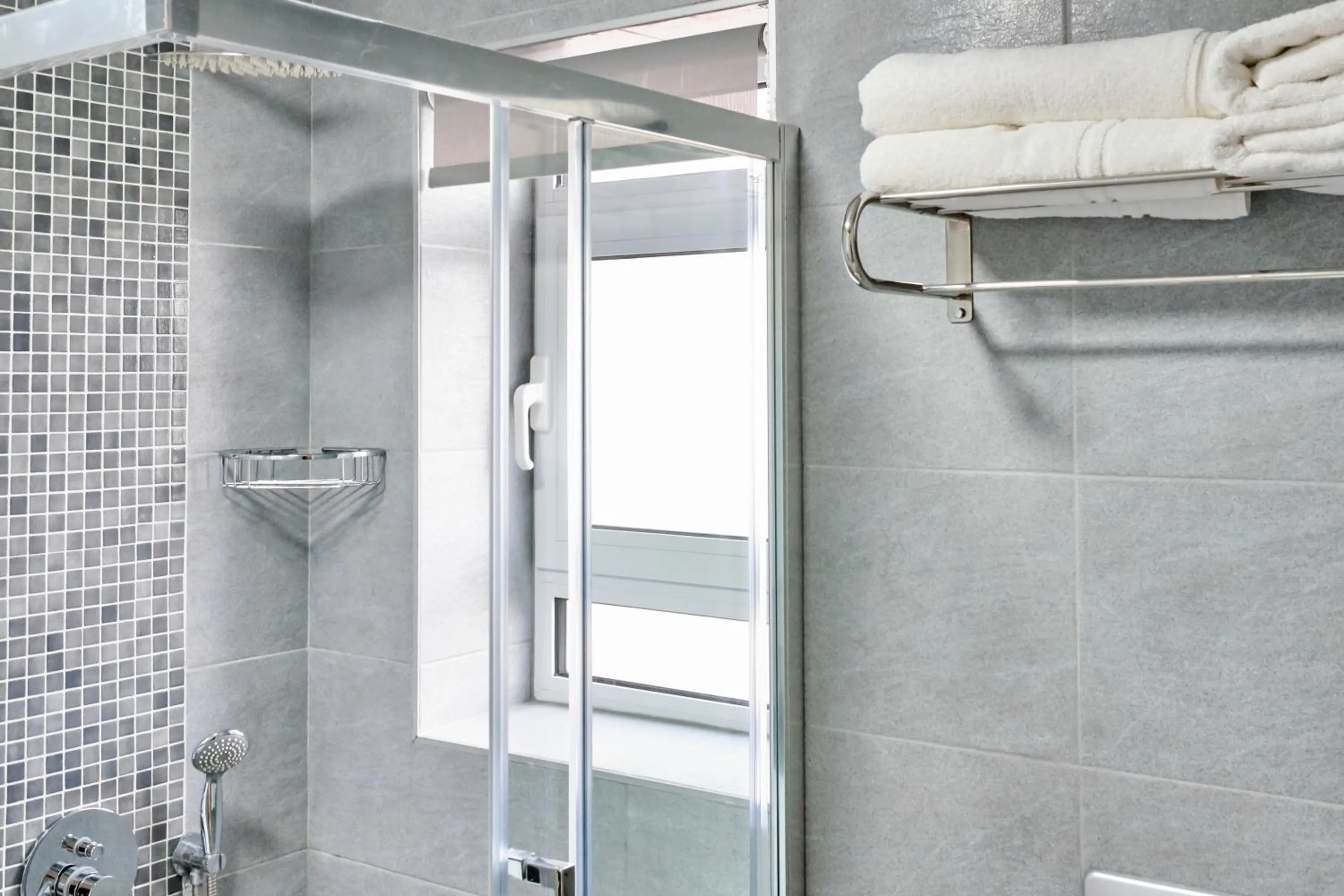 Bathroom in Villa Mare Monte ApartHotel