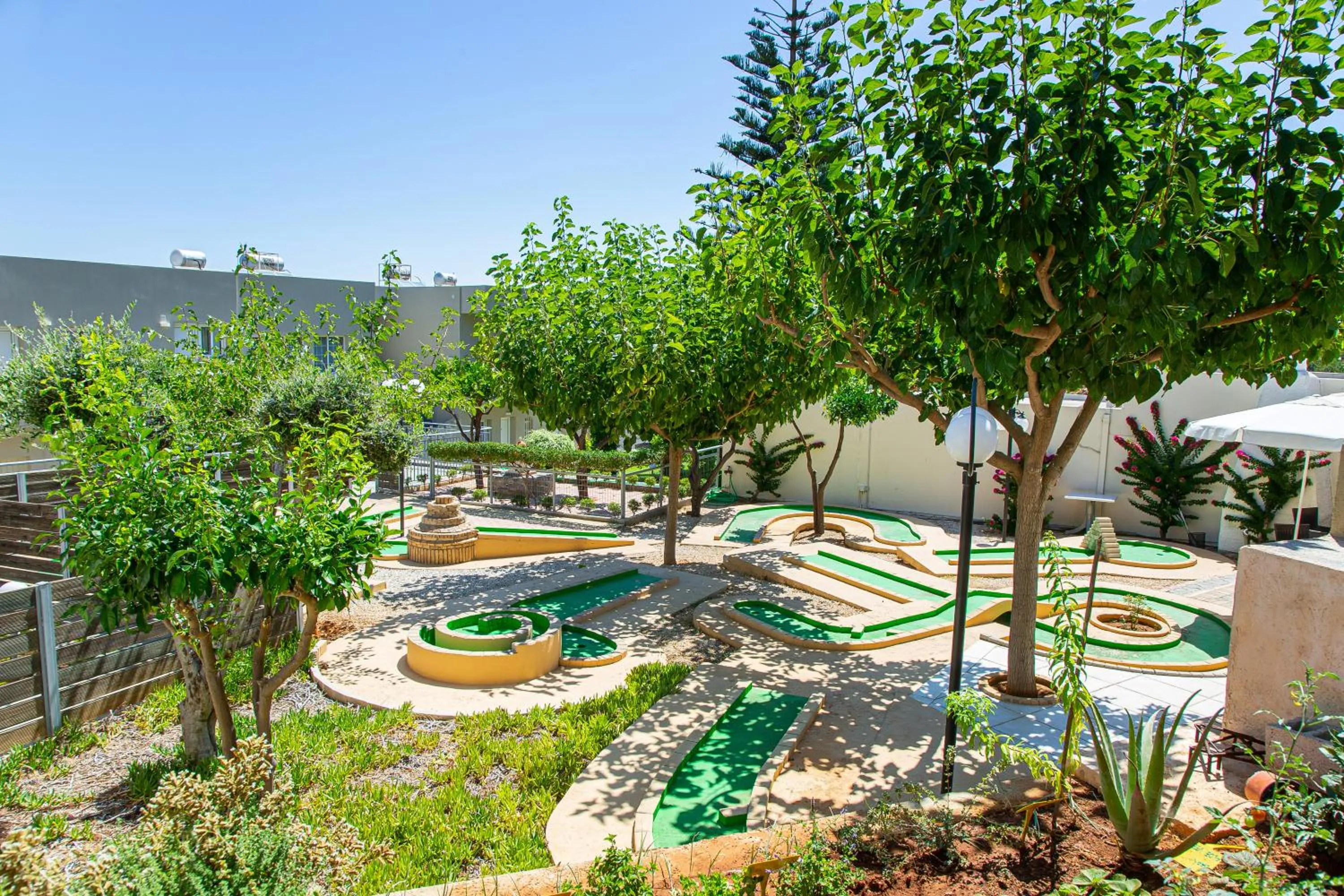 Minigolf in Villa Mare Monte ApartHotel