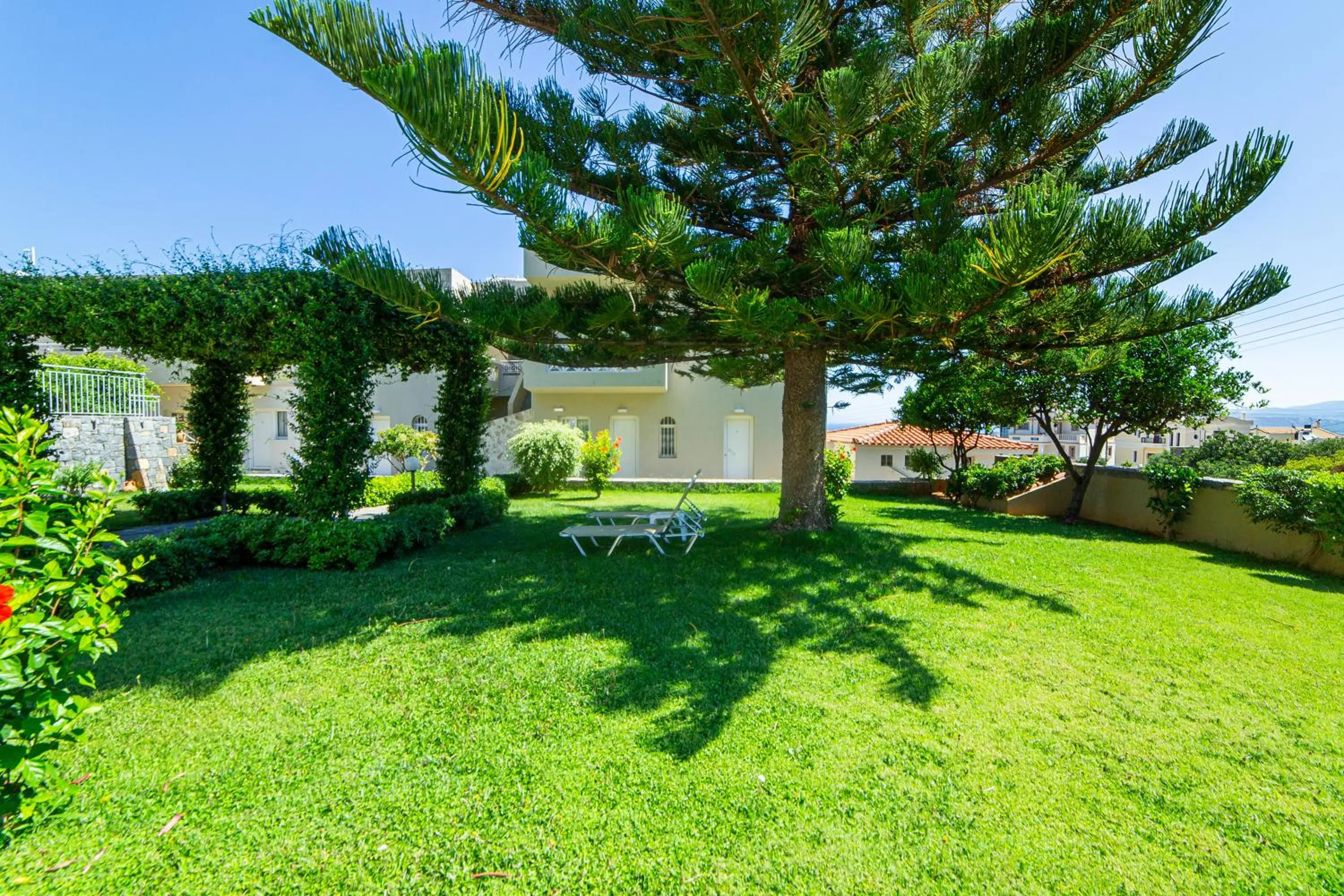 Garden in Villa Mare Monte ApartHotel