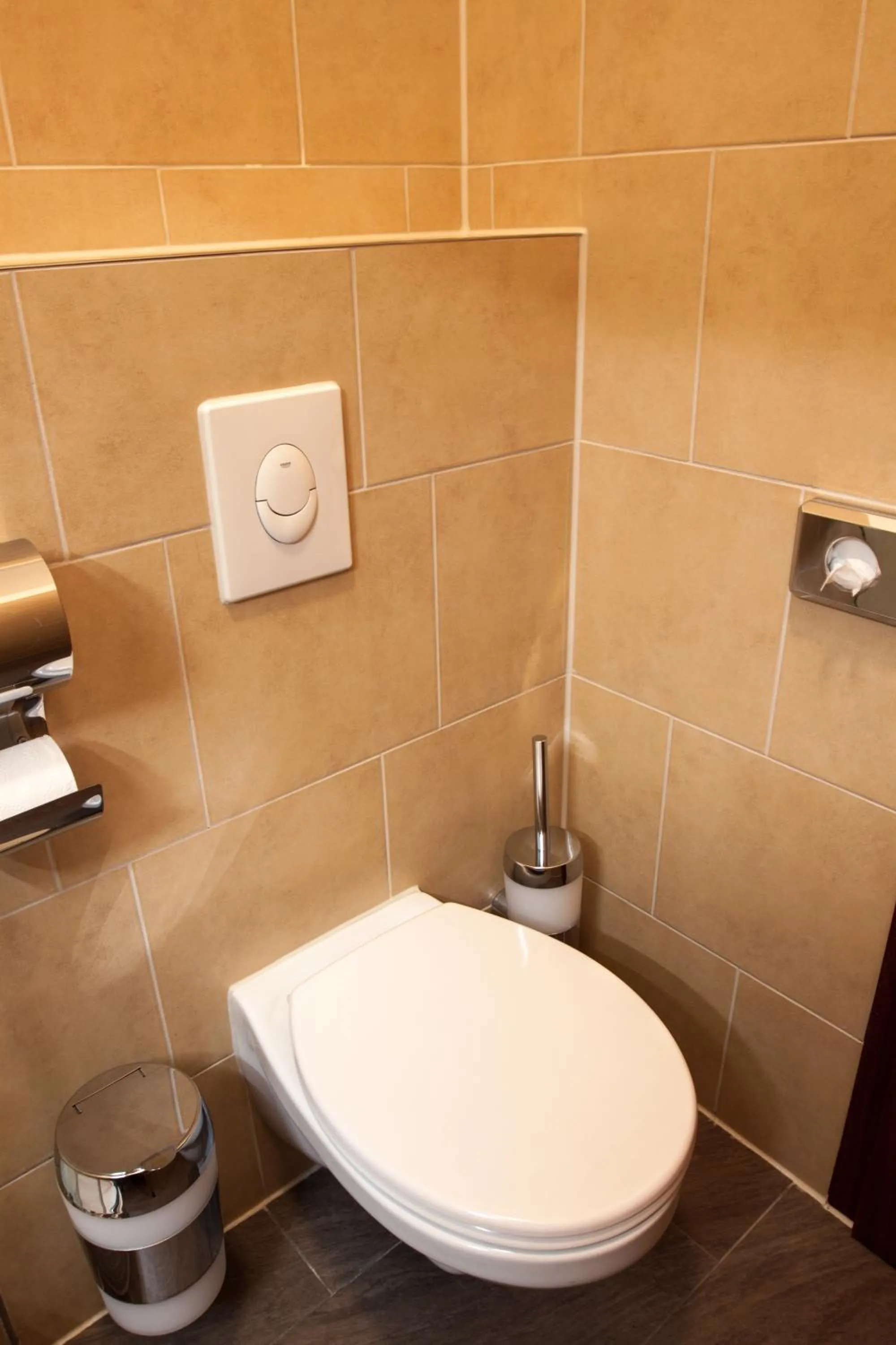 Toilet in Hotel-Pension ODIN