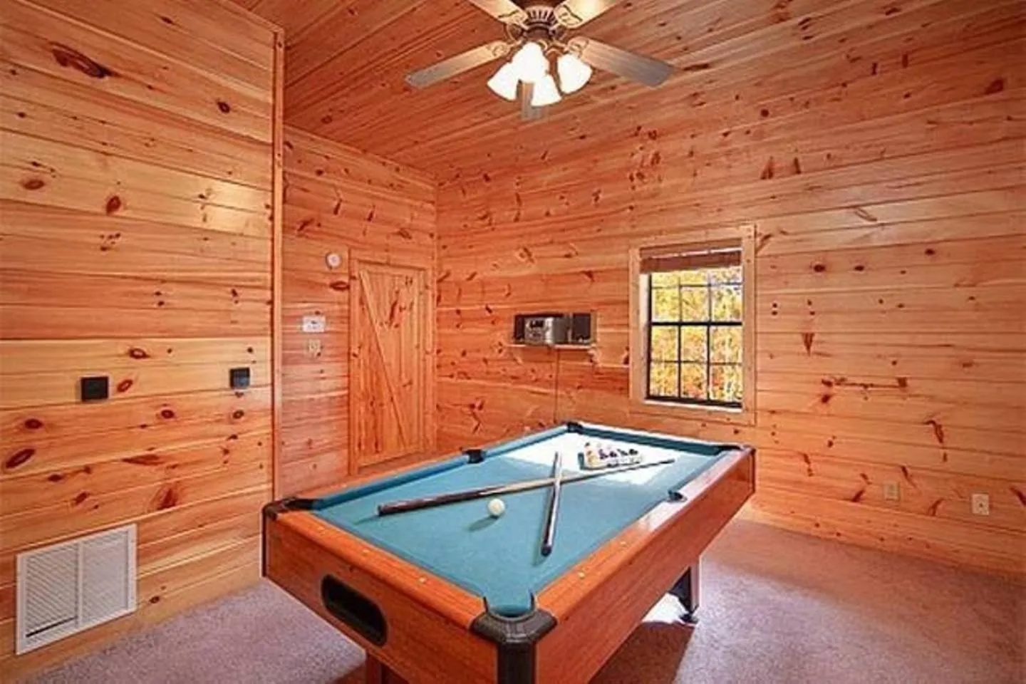 Billiard in Mountain Seclusion