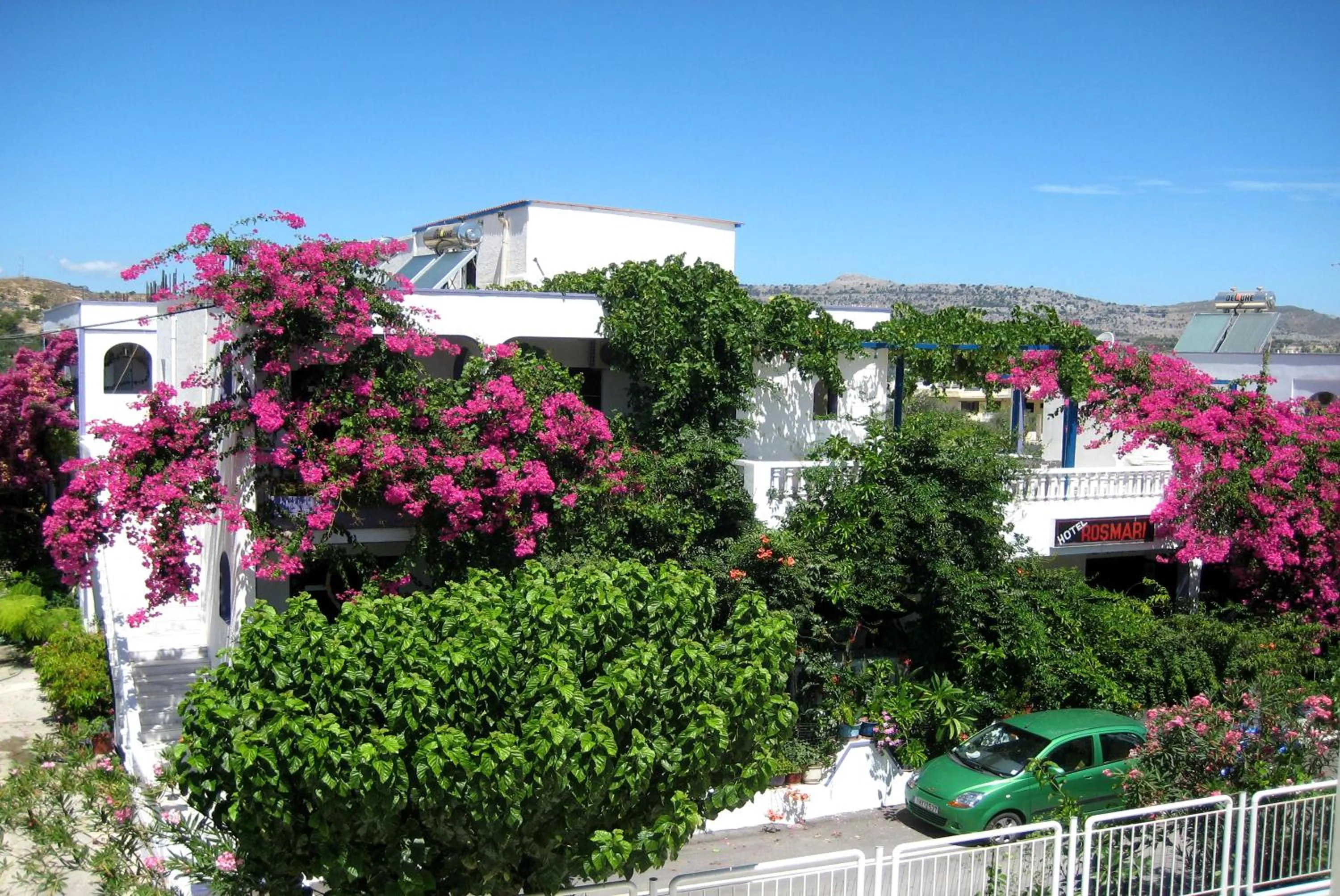 Facade/entrance in Rosmari Hotel