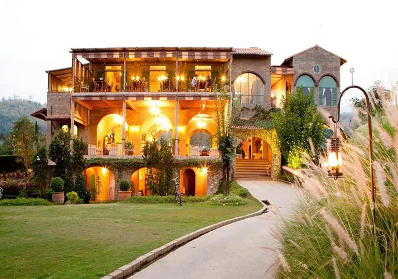 Restaurant/places to eat in La Toscana