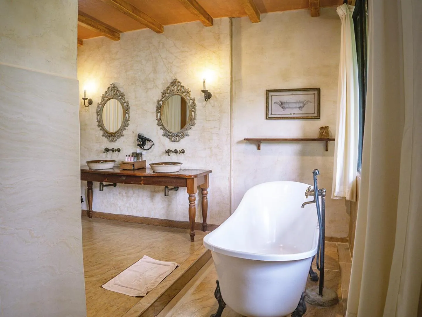 Bath in La Toscana