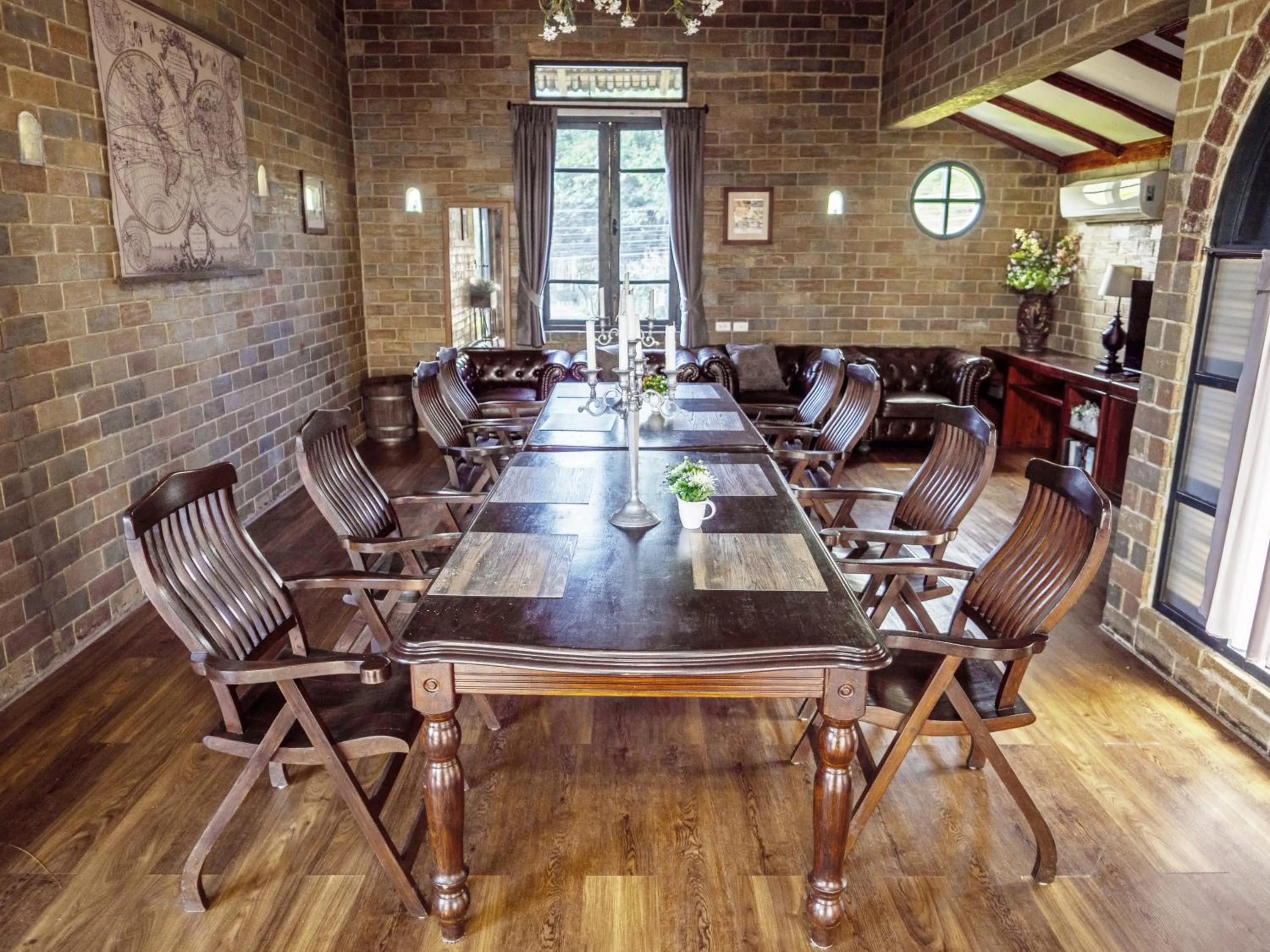 Restaurant/places to eat in La Toscana