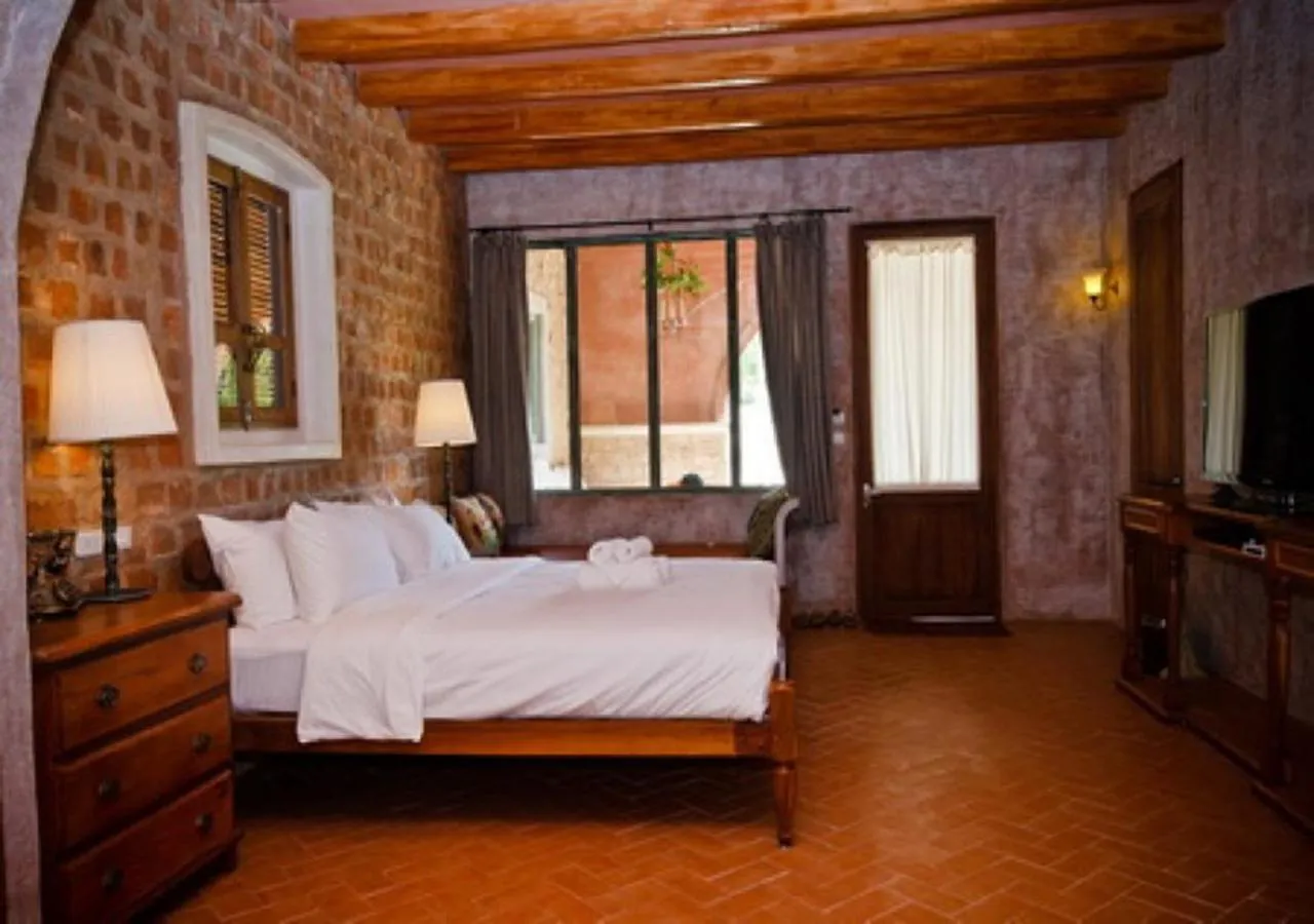 Bed in La Toscana