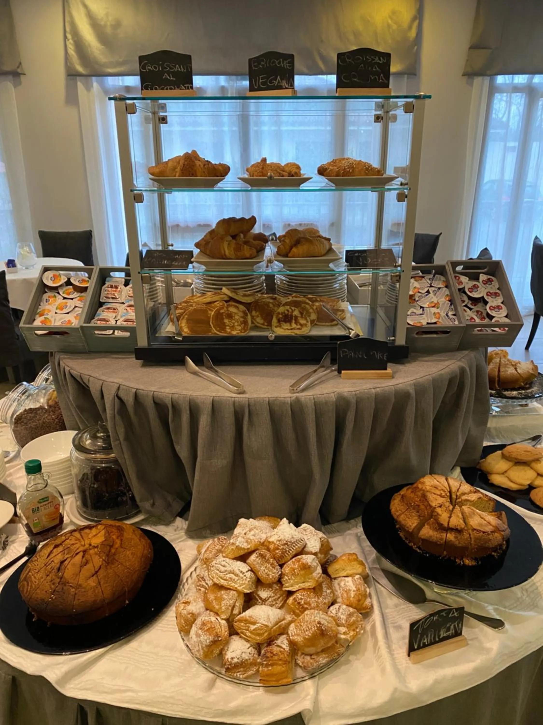 Food and drinks in Green Hotel