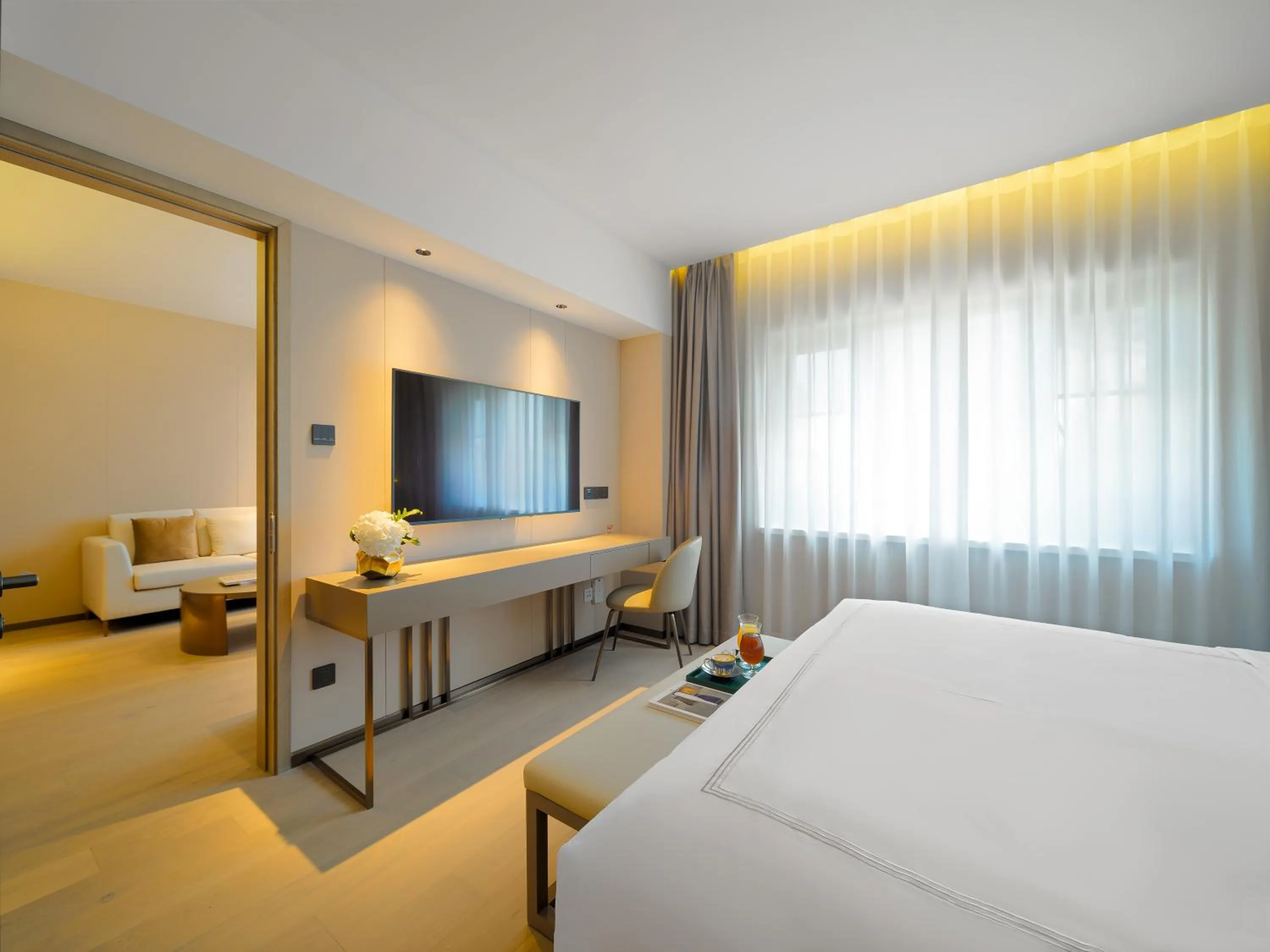 TV and multimedia, Bed in Donghu Collection Hotel