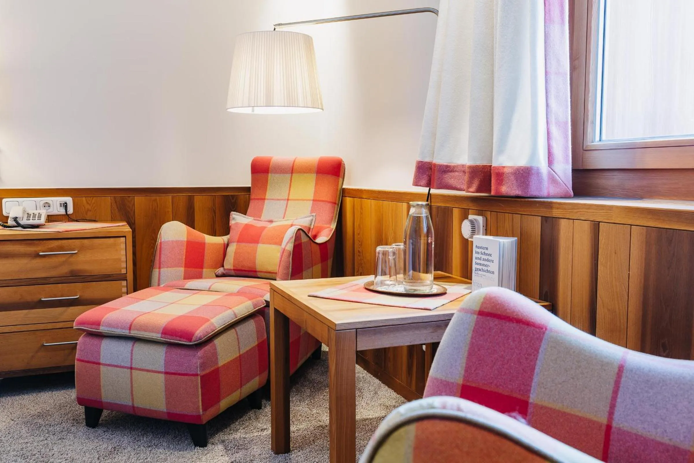 Photo of the whole room in Hotel Aurora