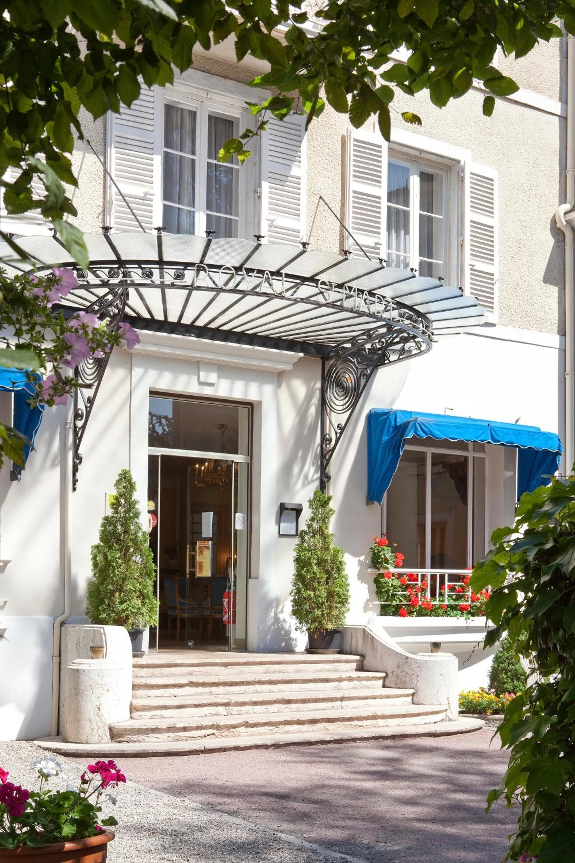 Facade/entrance in Logis Hotel Royal Saint-Mart