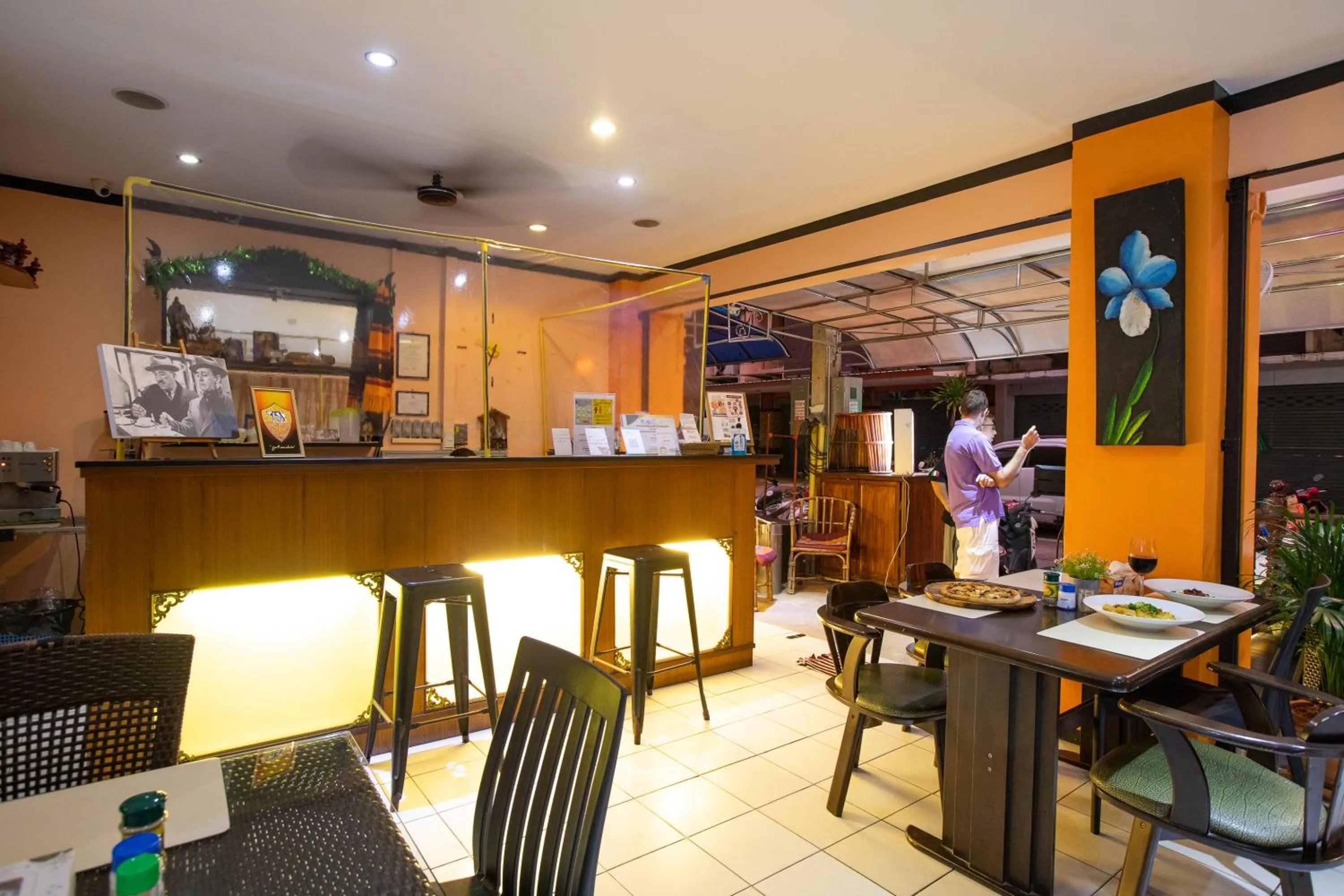 Restaurant/places to eat in Hotel Sole