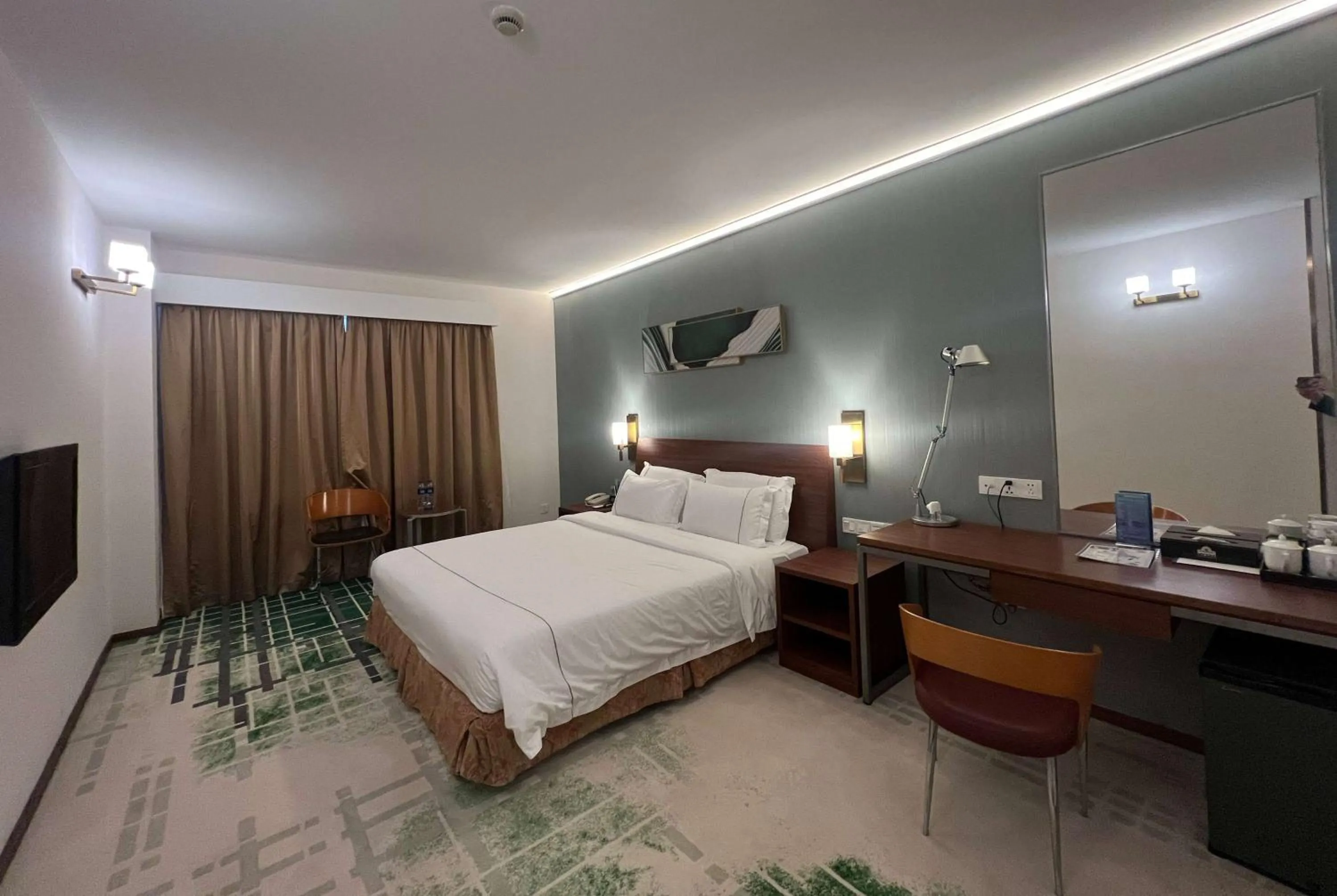 Photo of the whole room, Bed in Days Inn Guangzhou