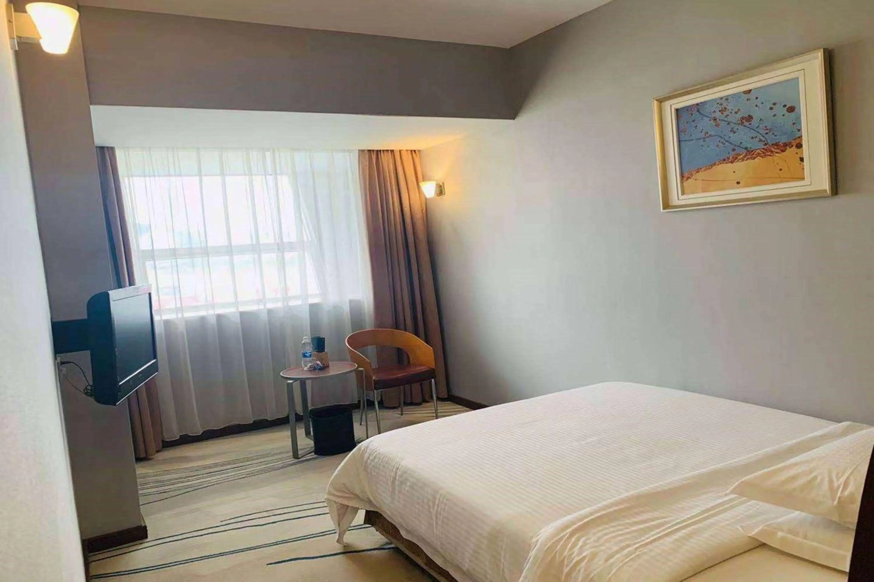 Photo of the whole room, Bed in Days Inn Guangzhou