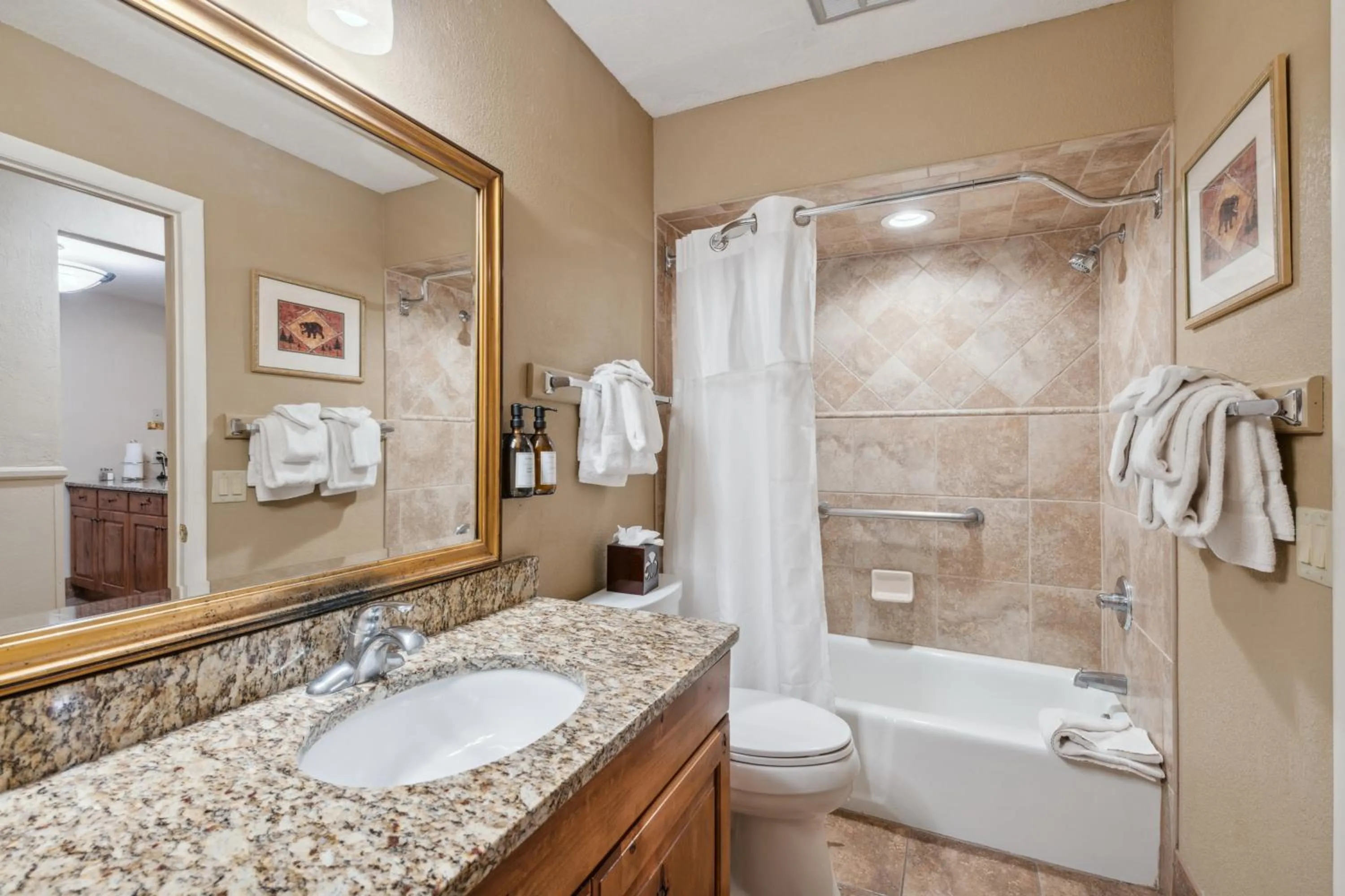 Shower in Eagle Point Resort