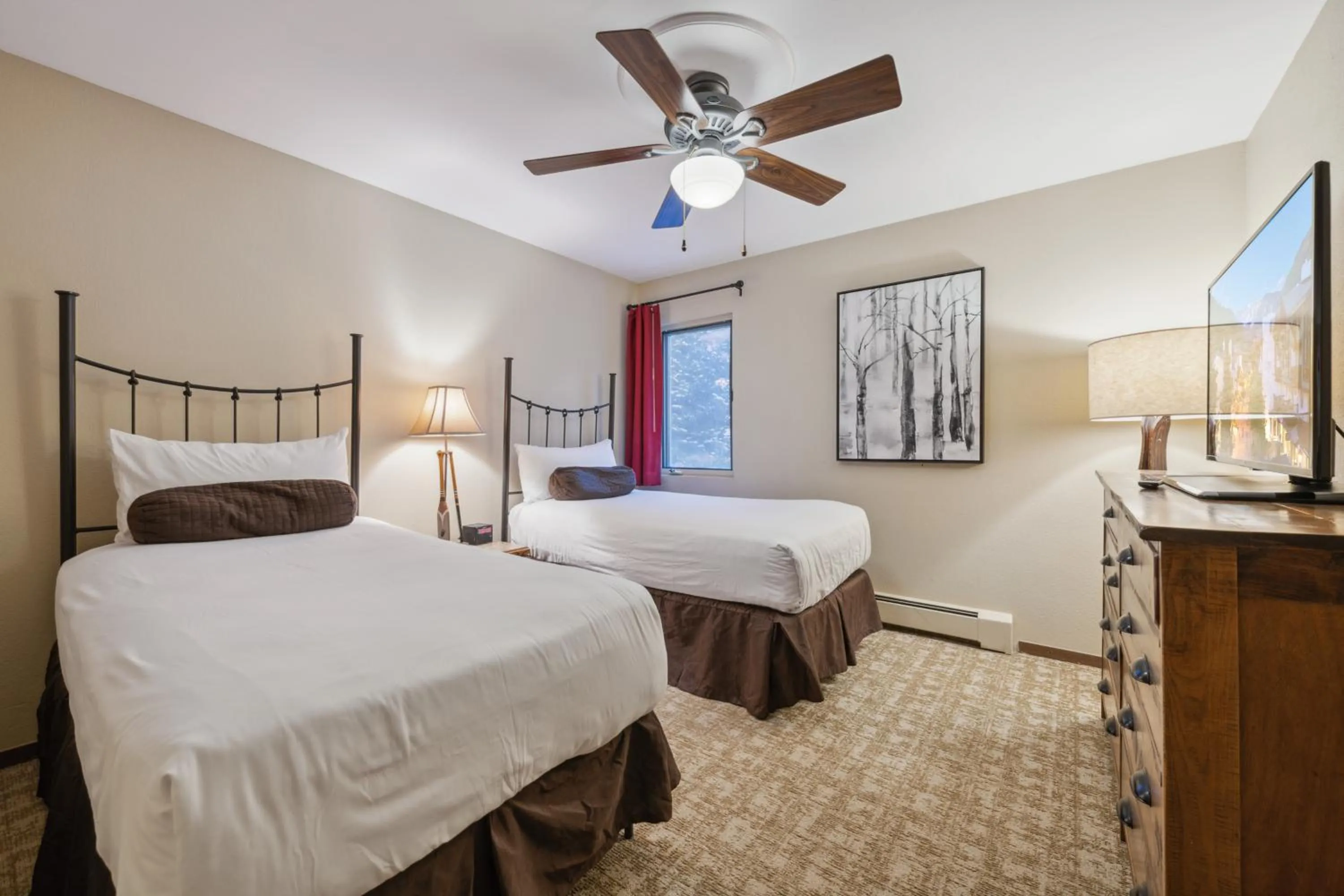 Bed in Eagle Point Resort