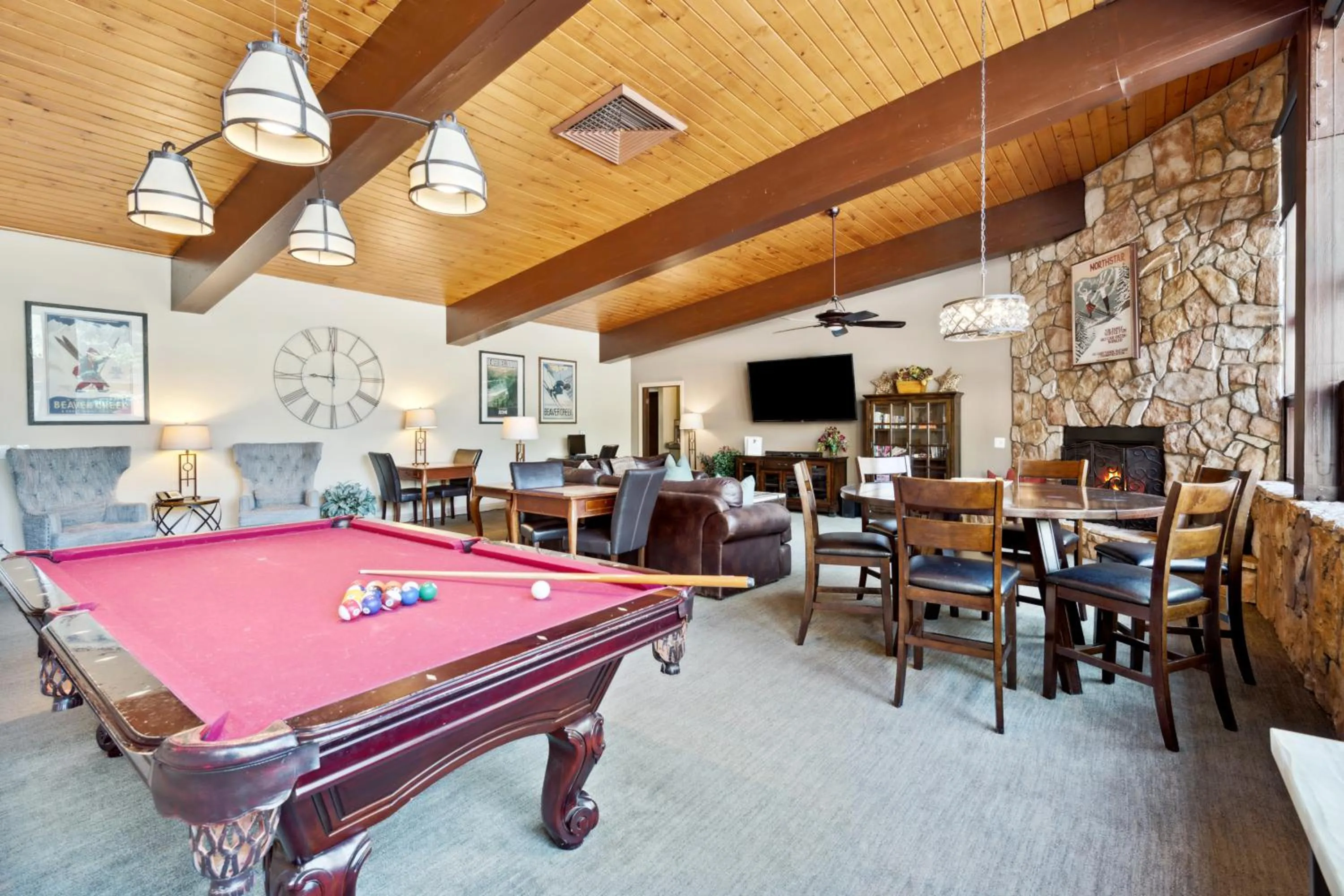 Communal lounge/ TV room in Falcon Point