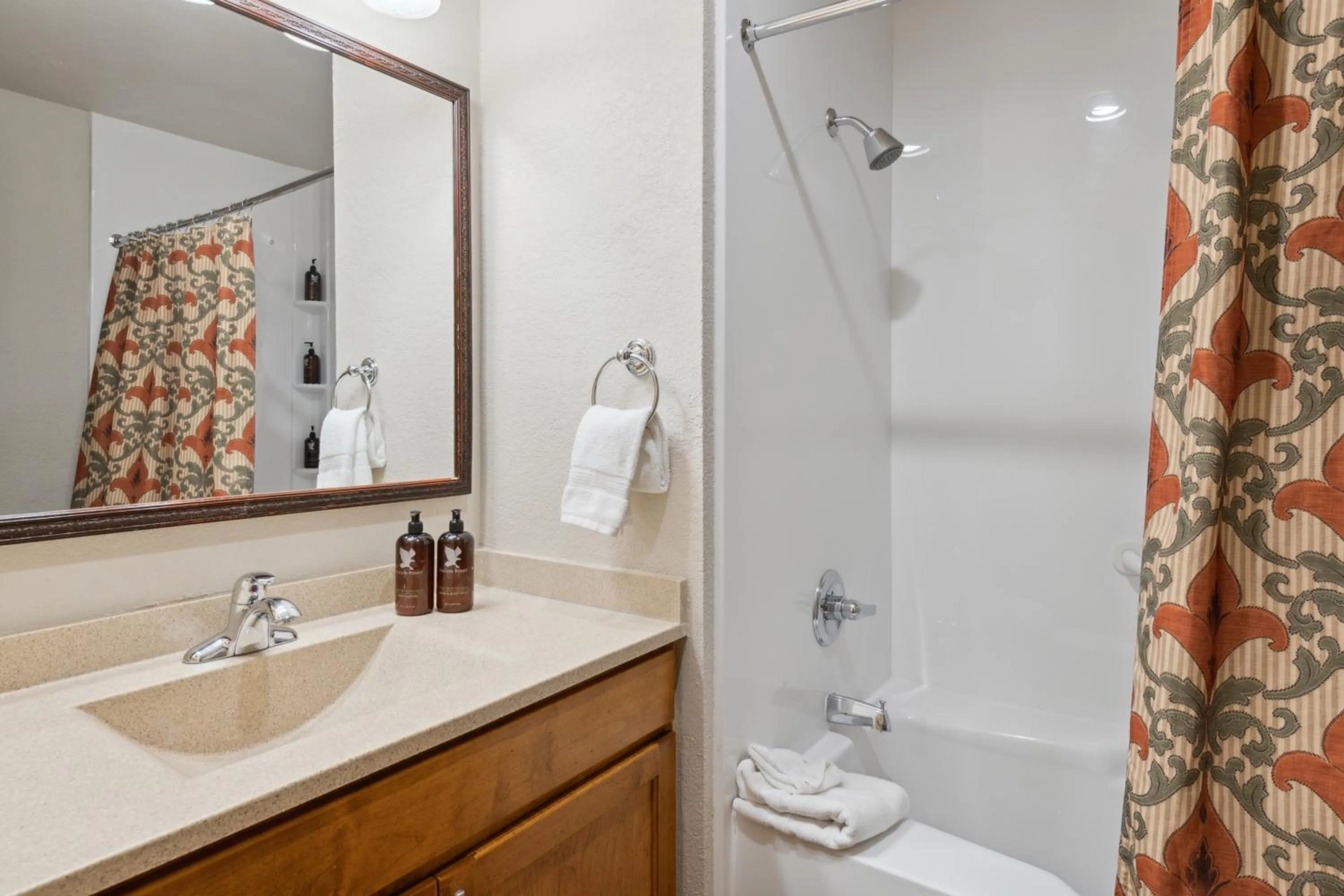 Bathroom in Falcon Point