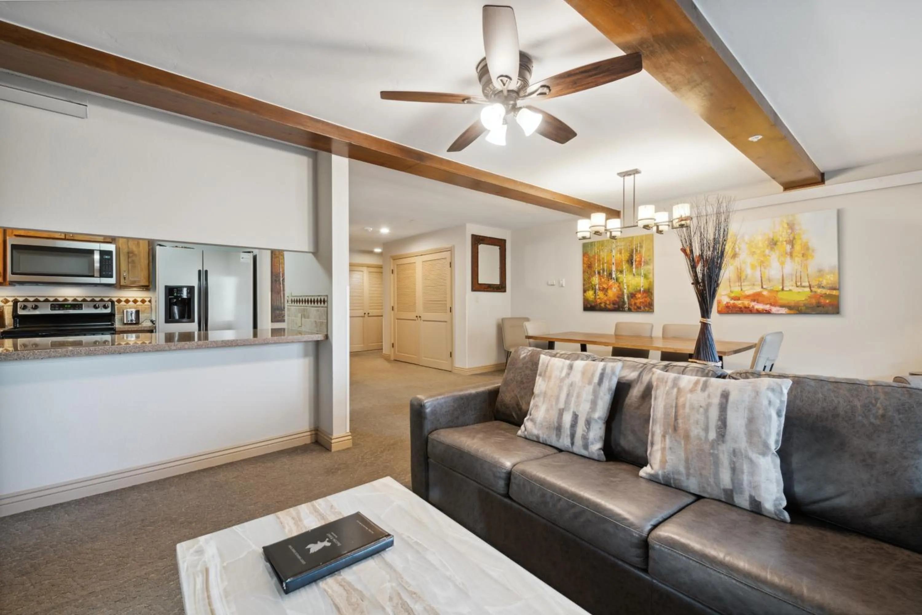 Living room in Falcon Point