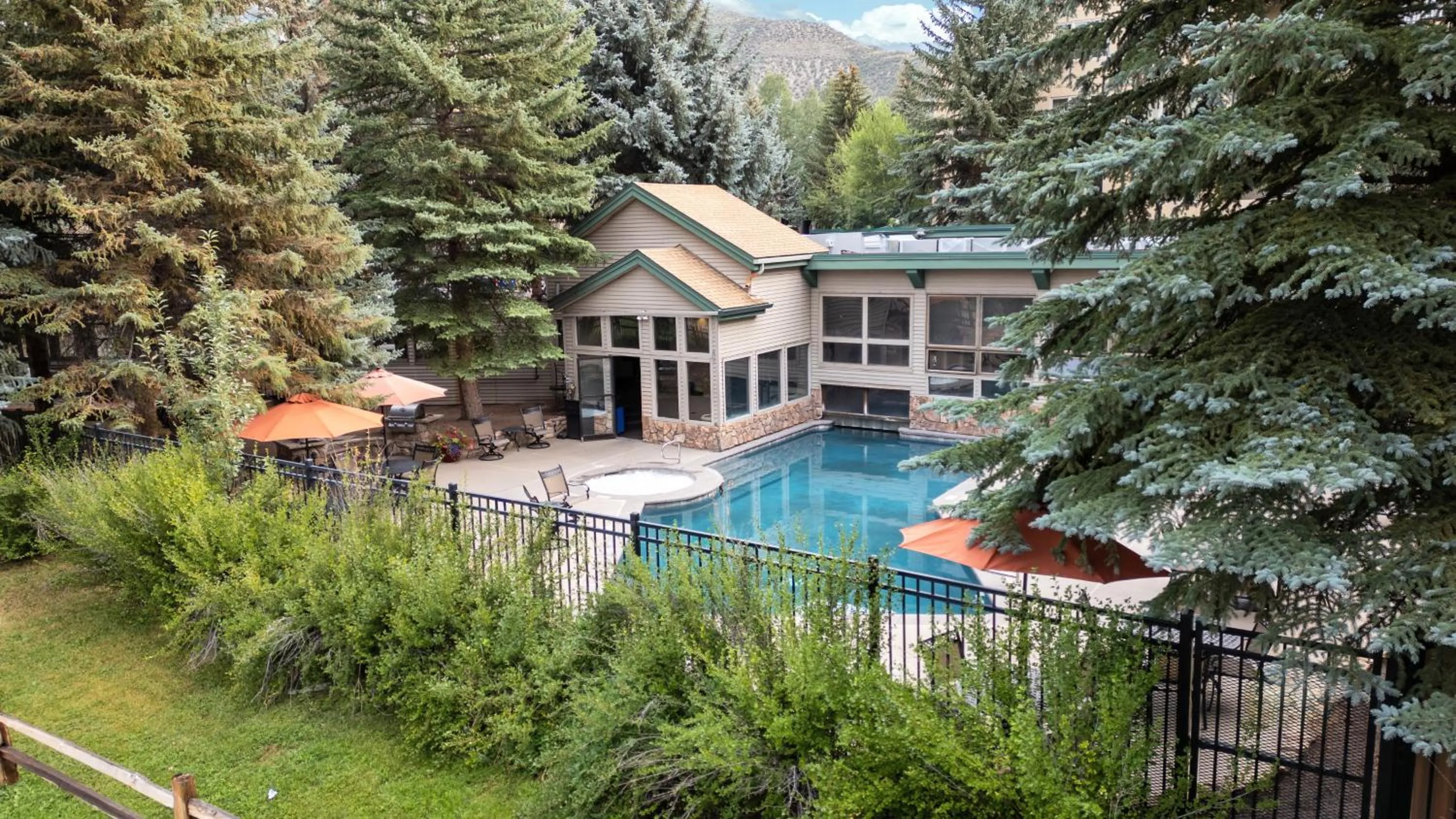 Pool view in Falcon Point