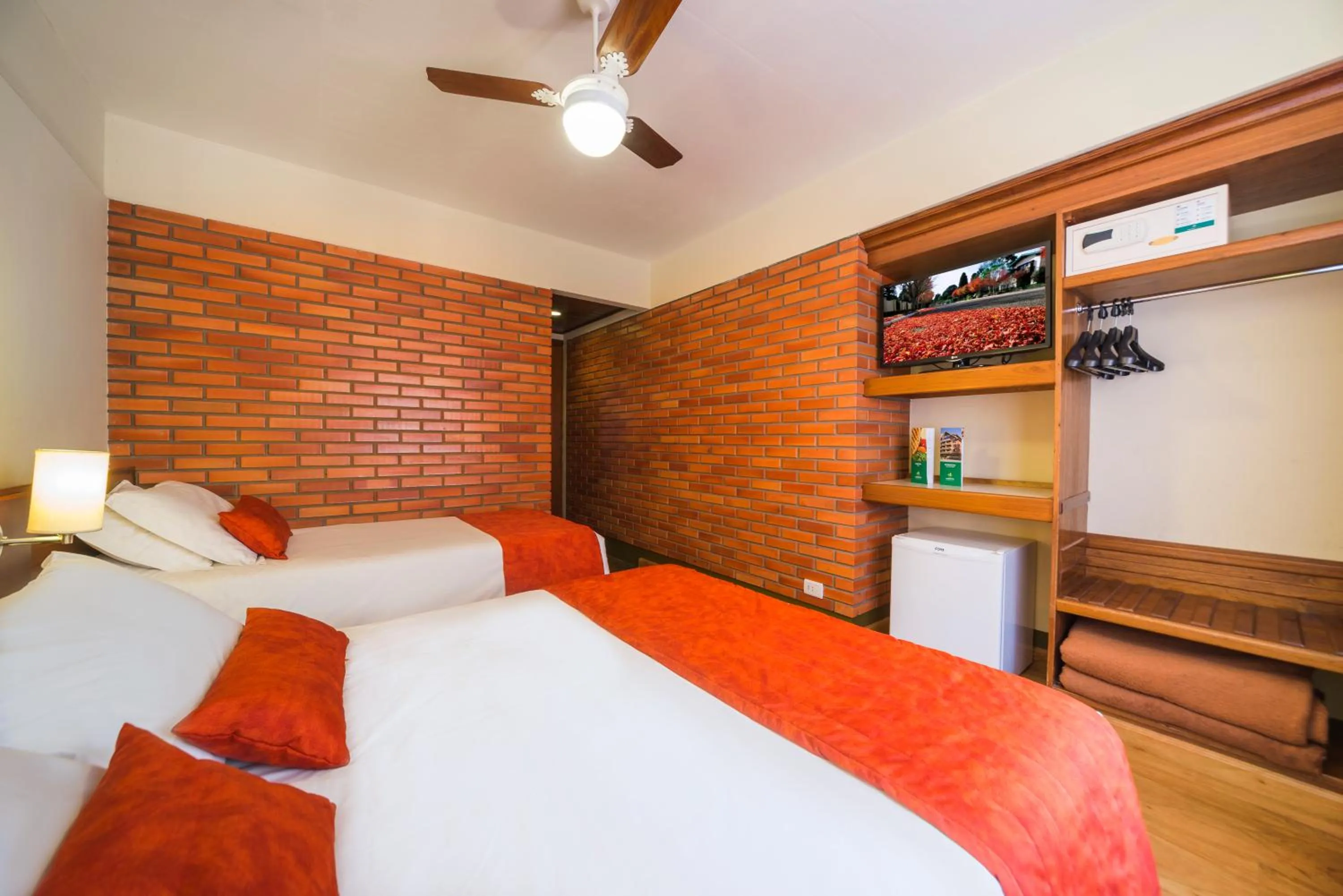 Bedroom, Bed in Hotel Laghetto Gramado